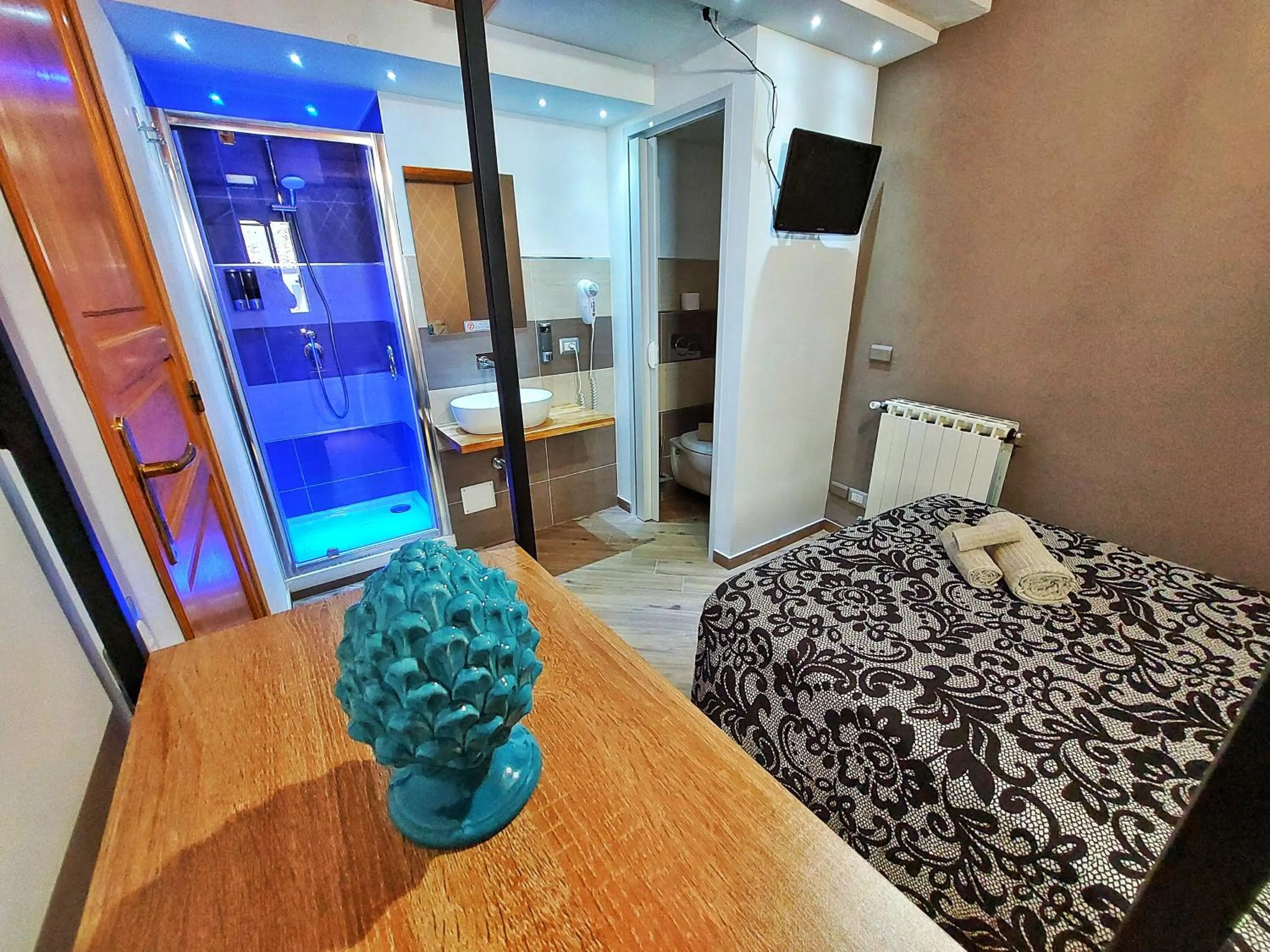 Bed in Bed and Breakfast L&P