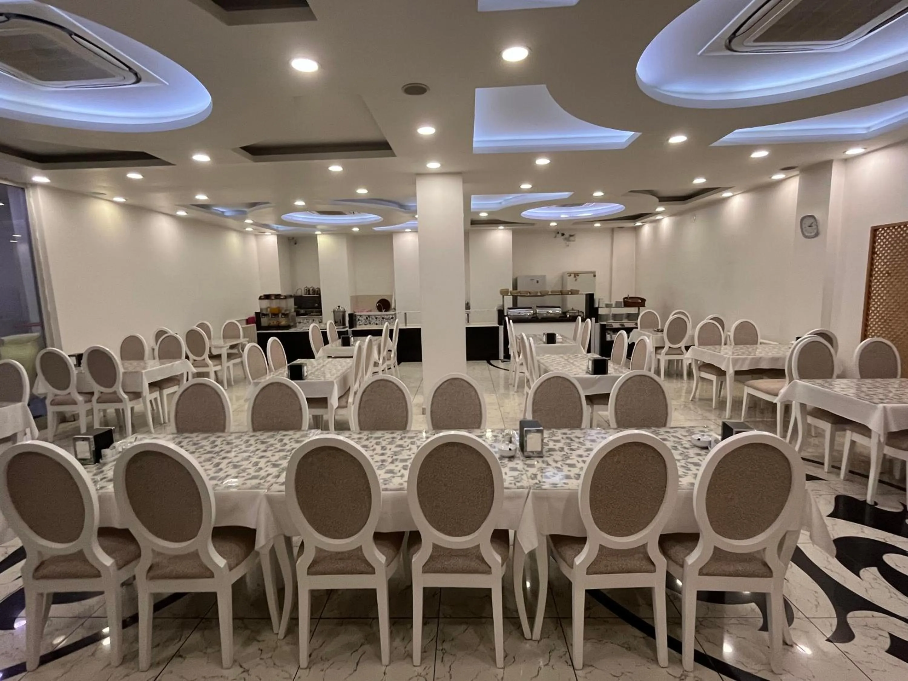 Breakfast in Garra Hotel