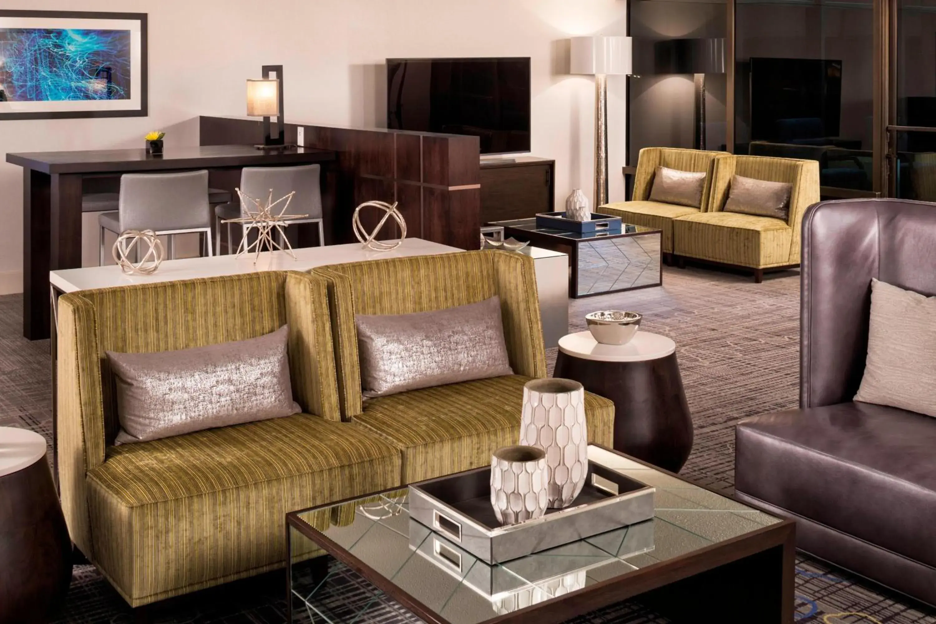 Lounge or bar in Sheraton Bloomington Lounge or bar in Sheraton Bloomington