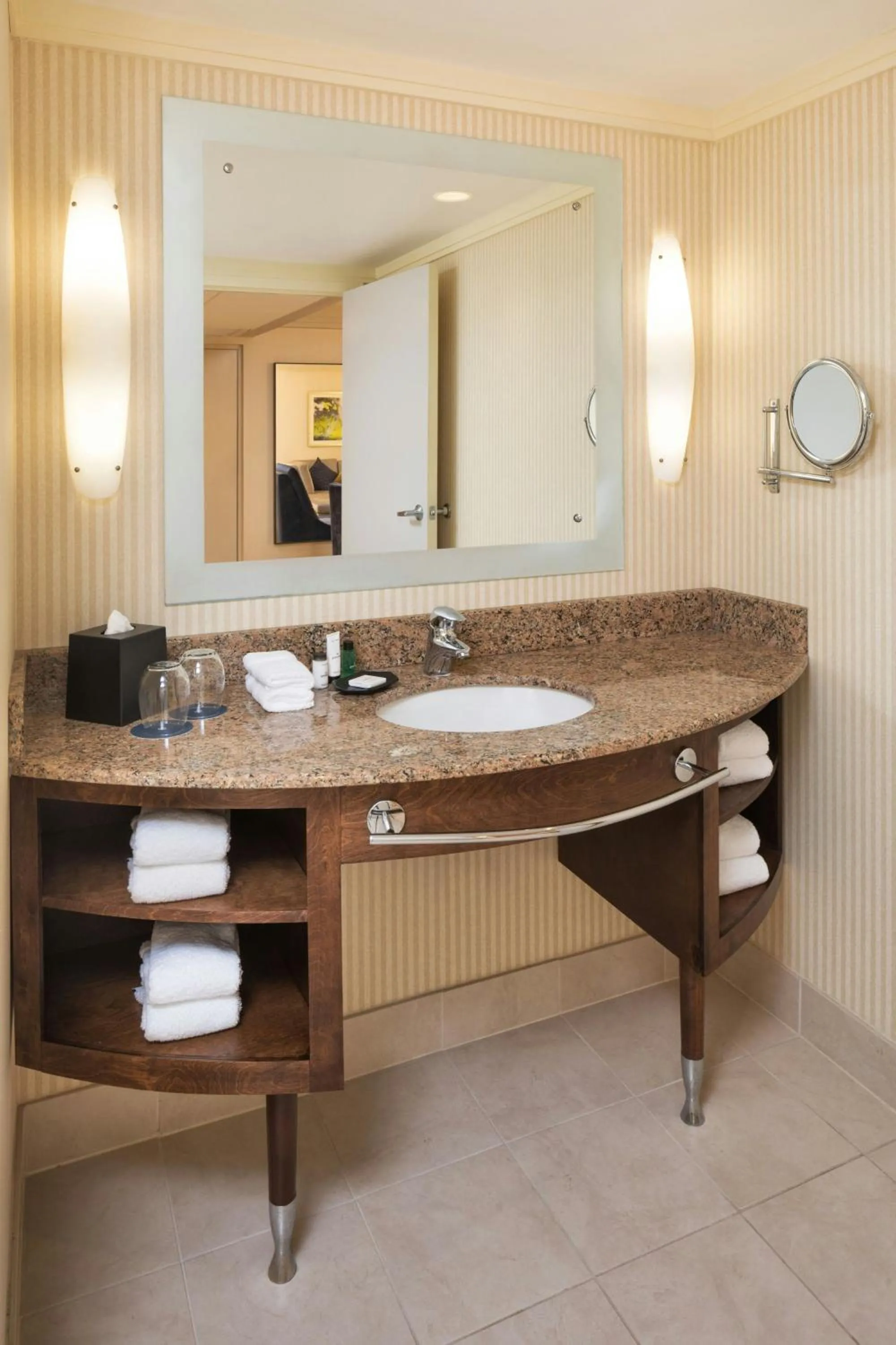 Bathroom in Sheraton Bloomington