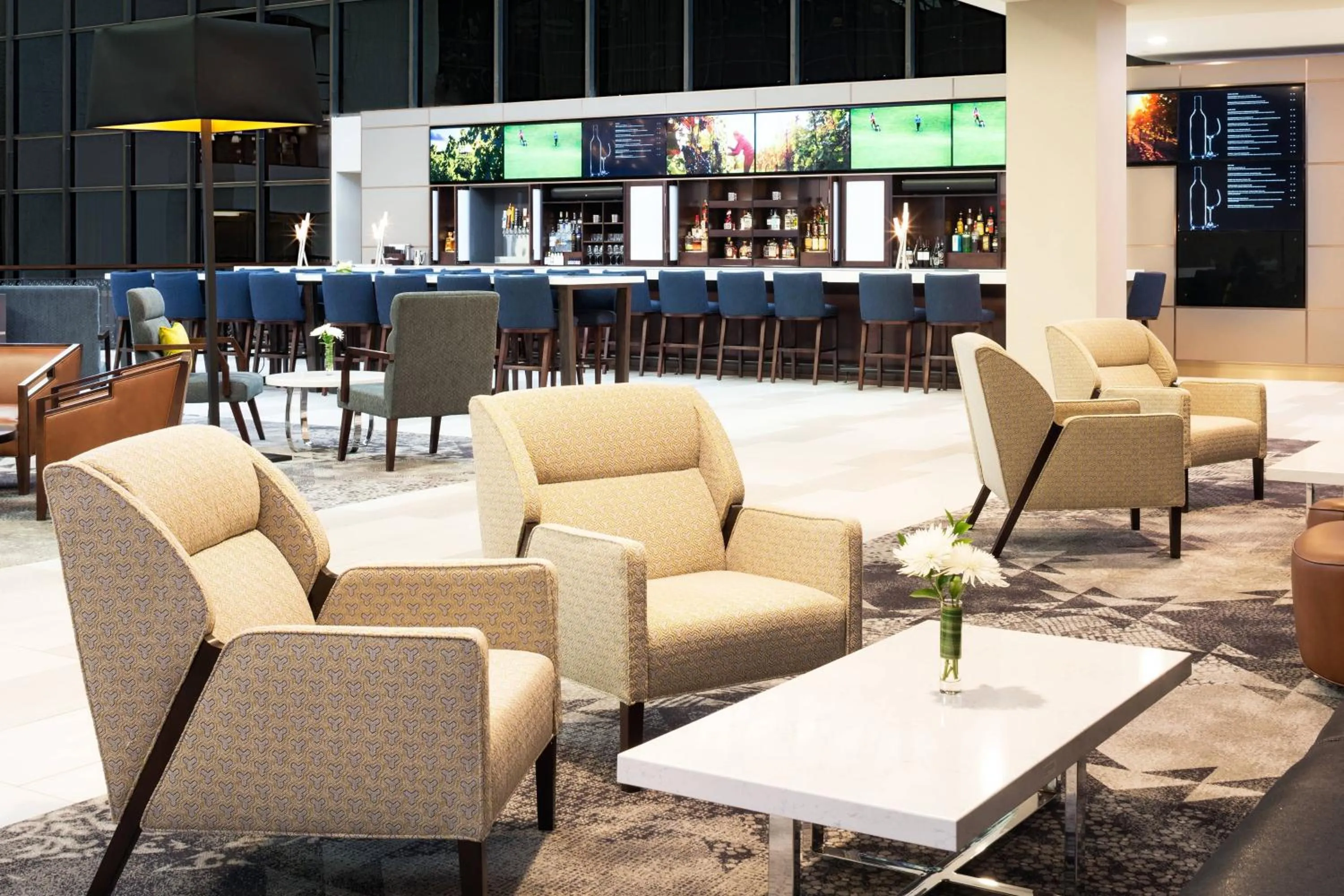 Lobby or reception in Sheraton Bloomington