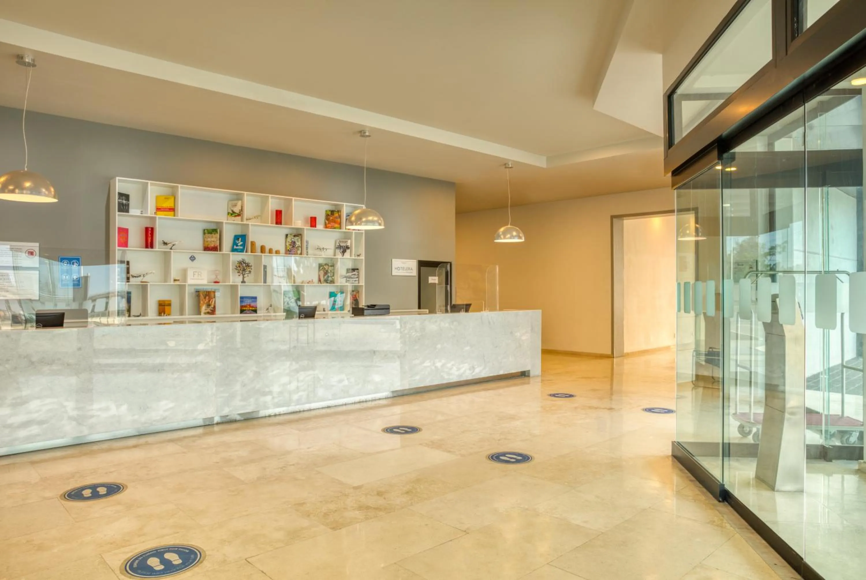 Lobby or reception in Fiesta Inn Guadalajara Aeropuerto