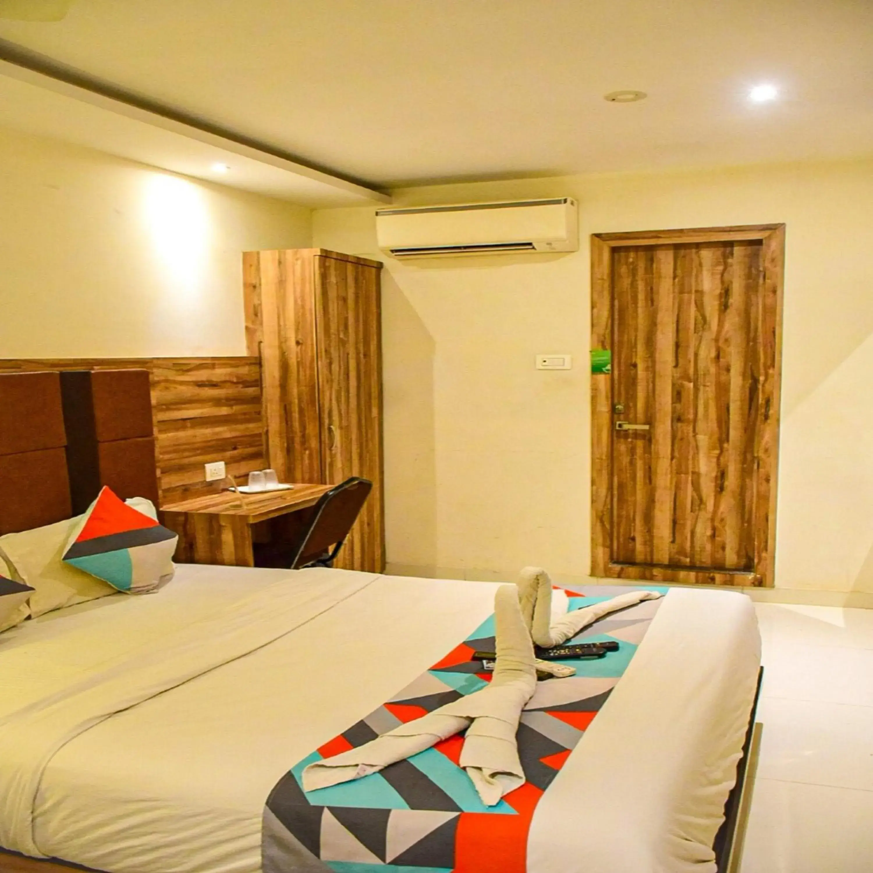 Bed in GATEWAY INN Bed in GATEWAY INN