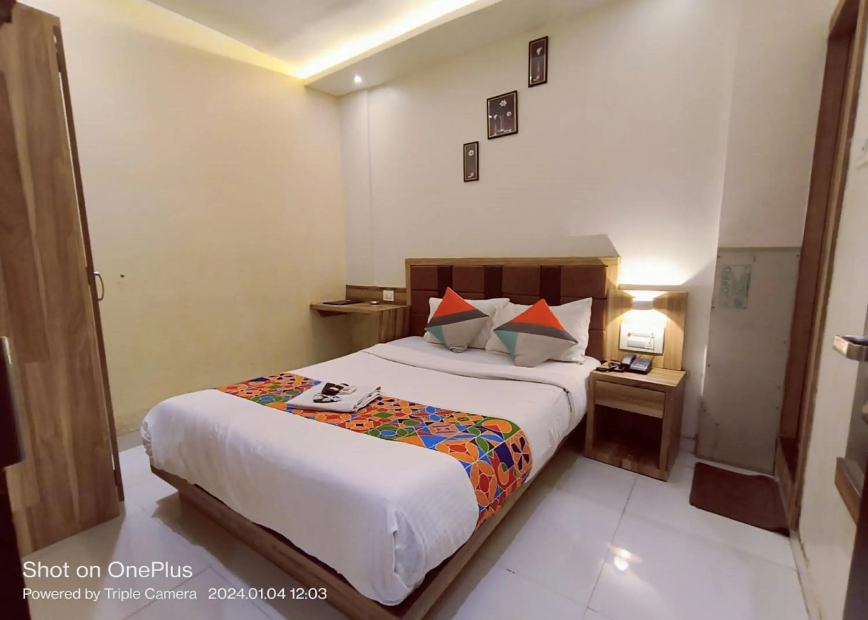 Bed in GATEWAY INN Bed in GATEWAY INN