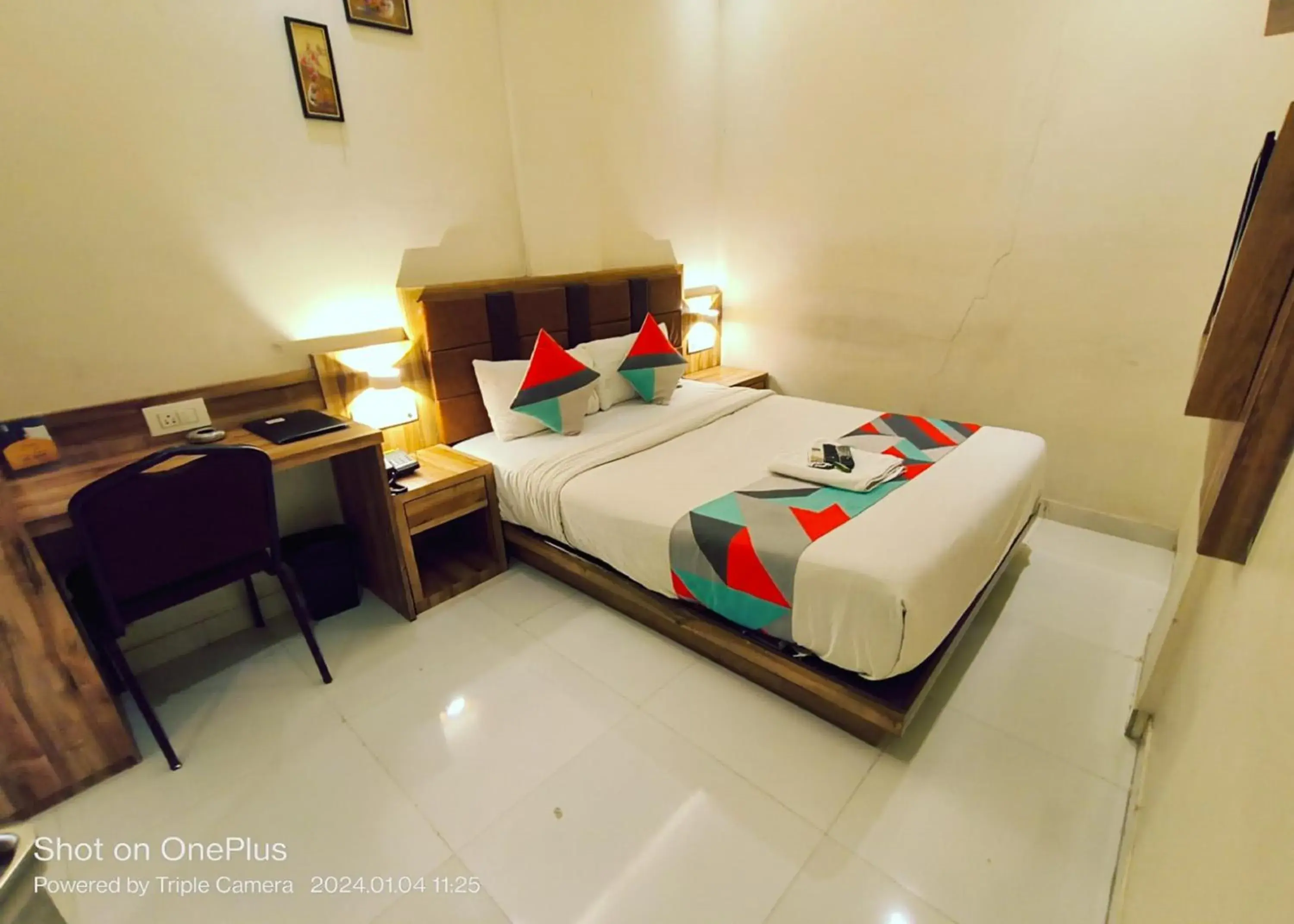 Bed in GATEWAY INN Bed in GATEWAY INN