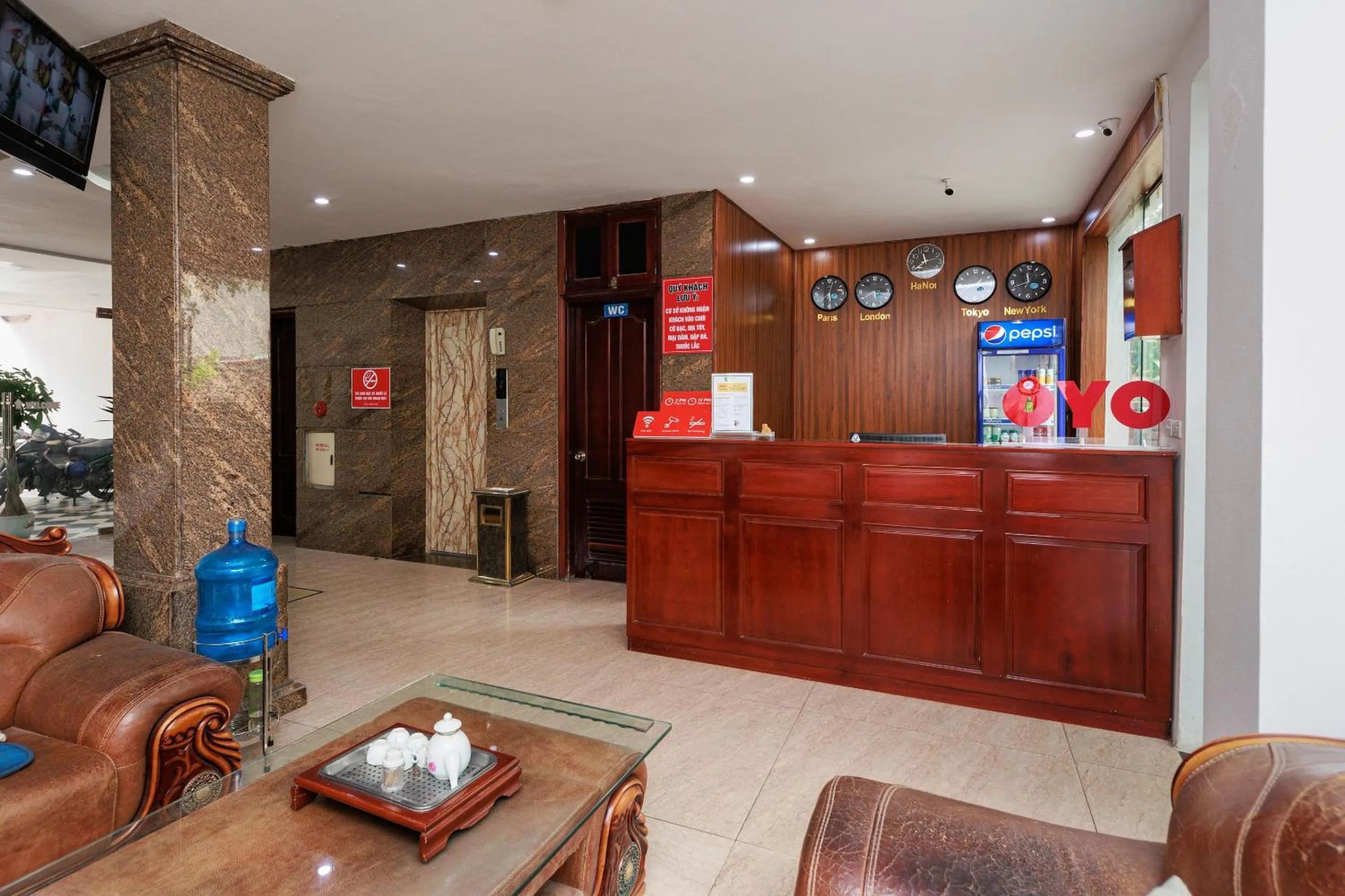 Lobby or reception in OYO 472 Lenka Hotel