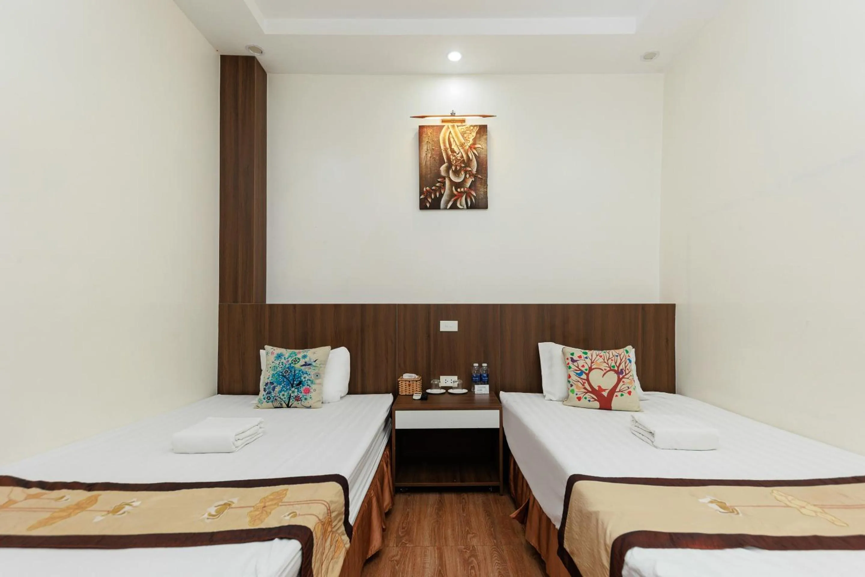 Bedroom, Bed in OYO 472 Lenka Hotel