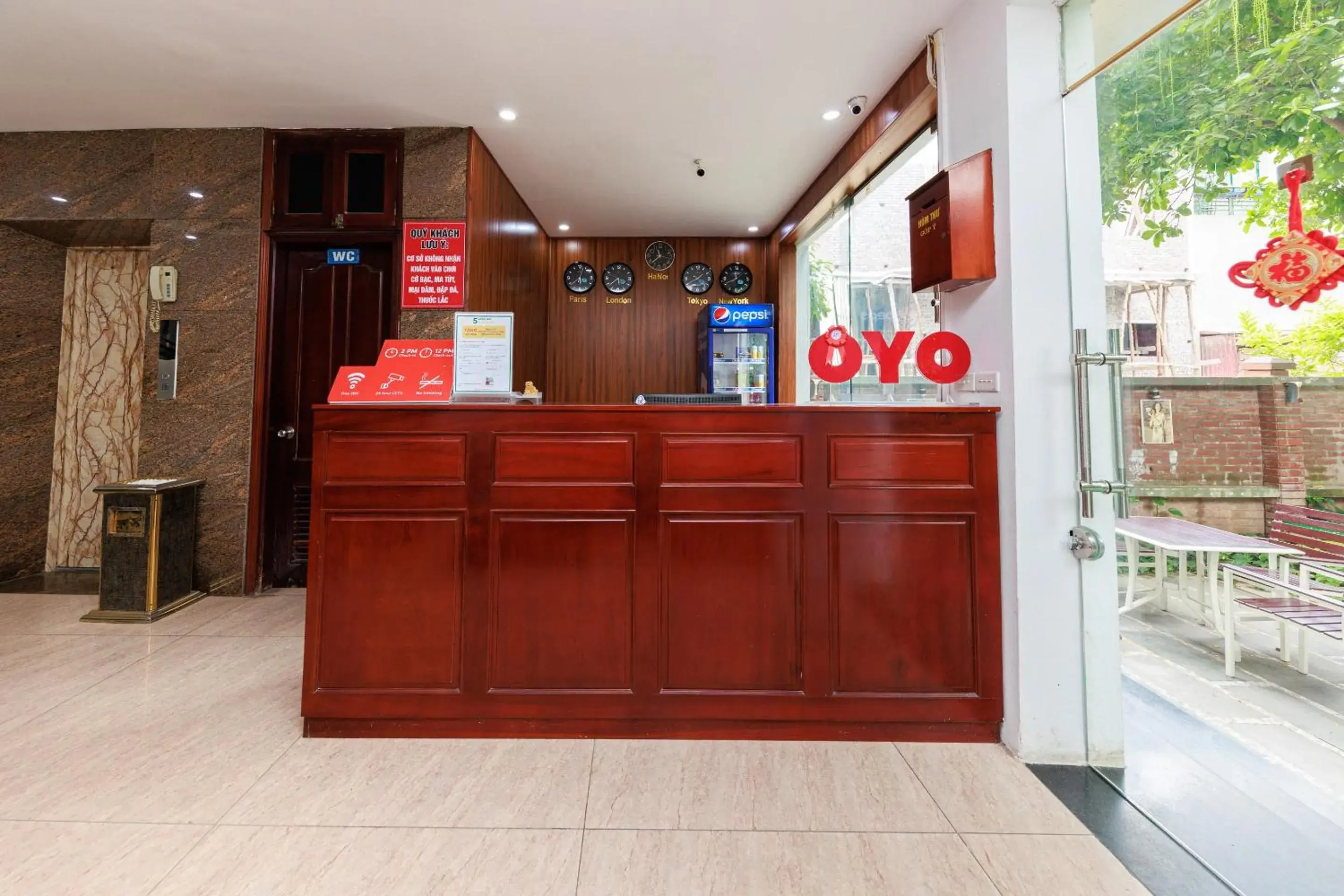Lobby or reception in OYO 472 Lenka Hotel Lobby or reception in OYO 472 Lenka Hotel