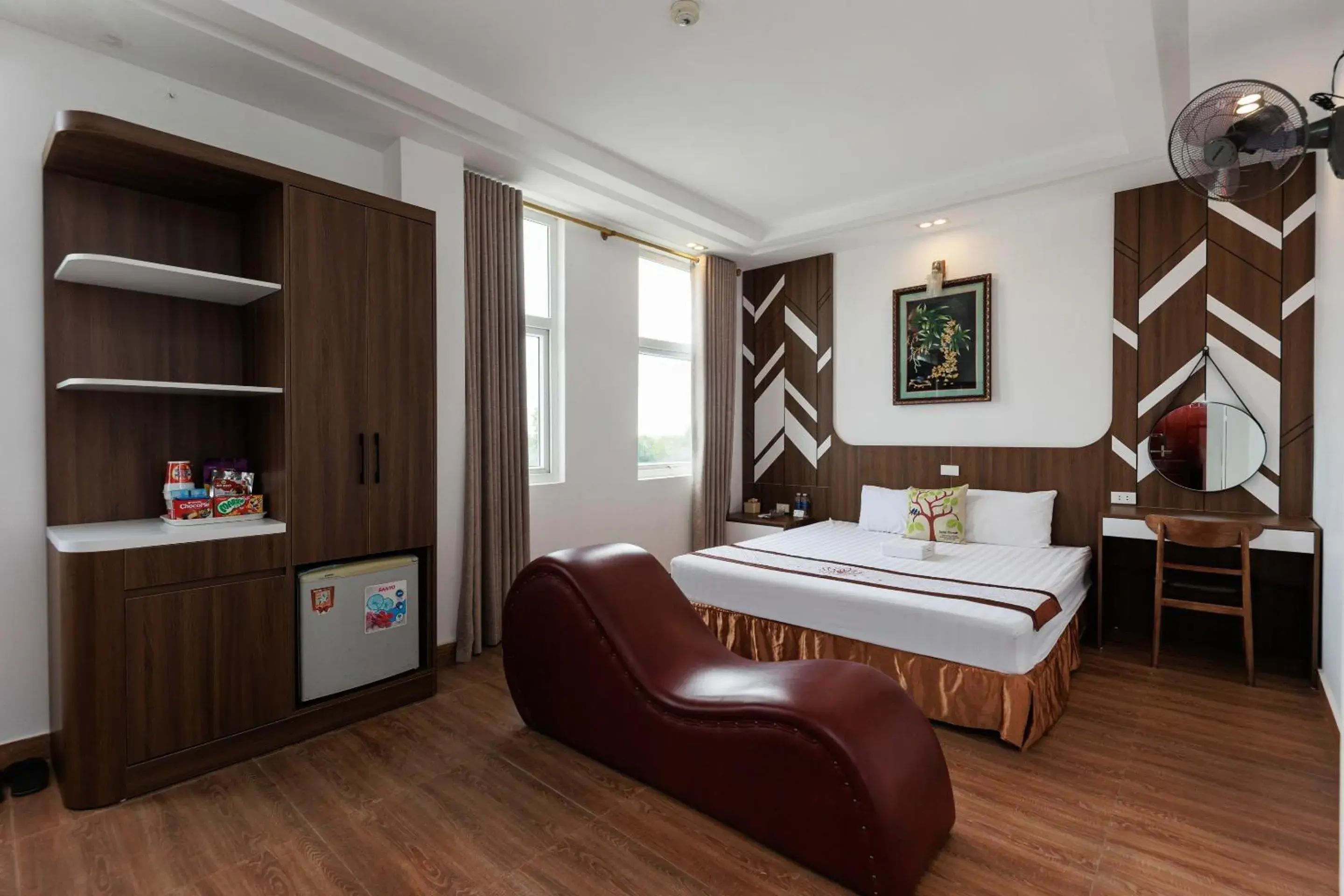 Bedroom, Bed in OYO 472 Lenka Hotel Bedroom, Bed in OYO 472 Lenka Hotel