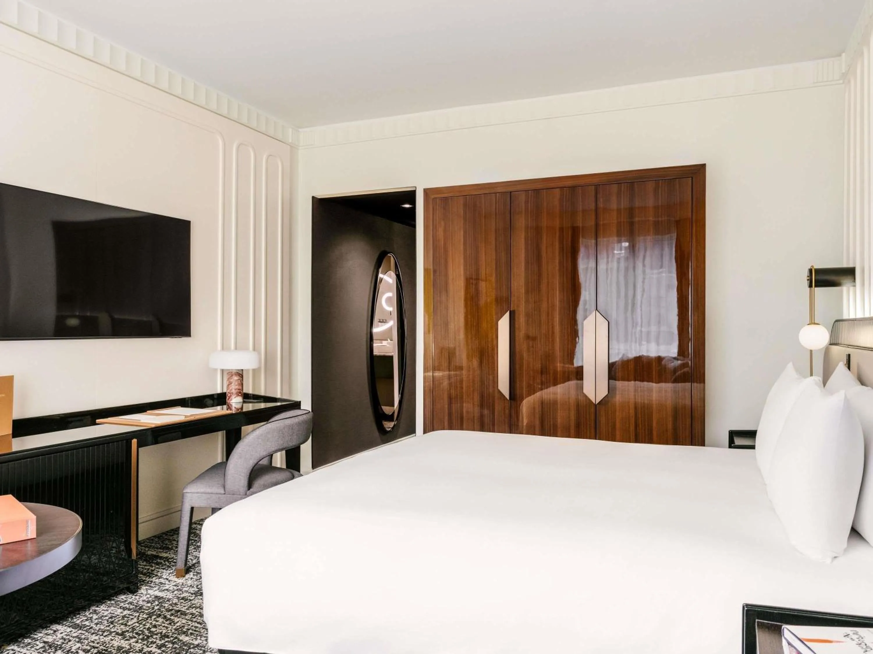 Bedroom, Bed in Sofitel New York