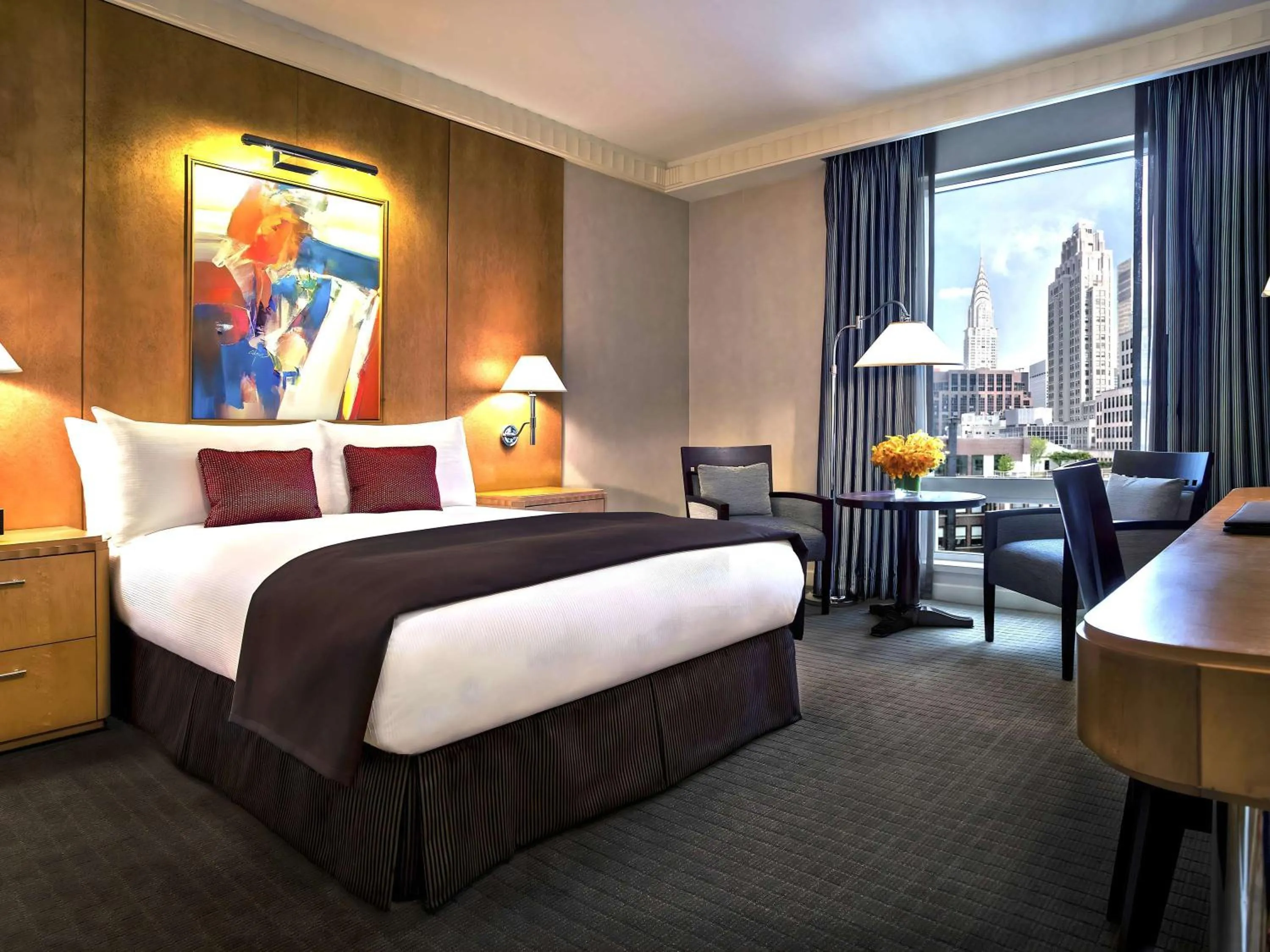 Magnifique King Room with Bath Tub - Disability Access/Chrysler Building View in Sofitel New York