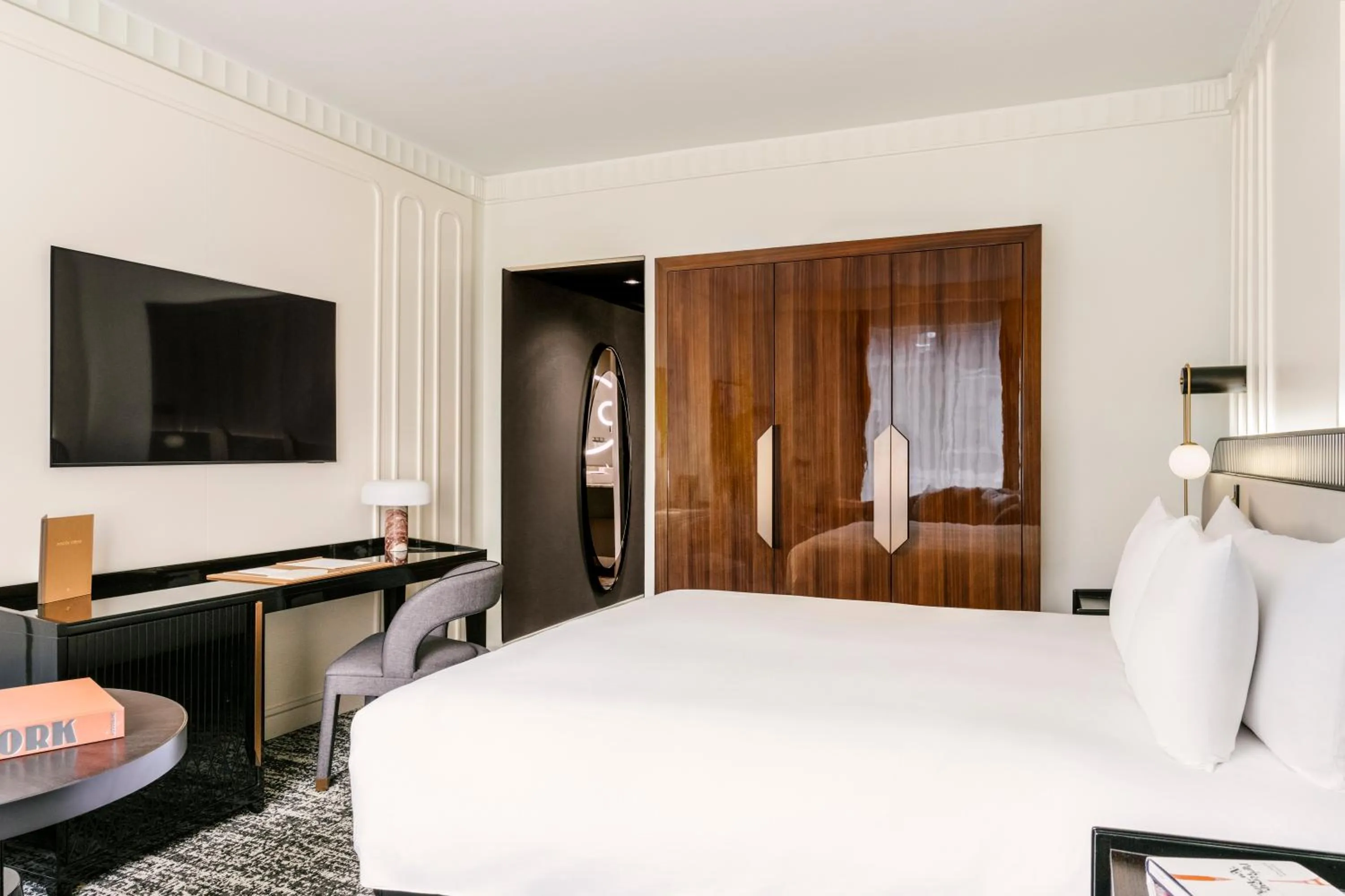 Bed in Sofitel New York