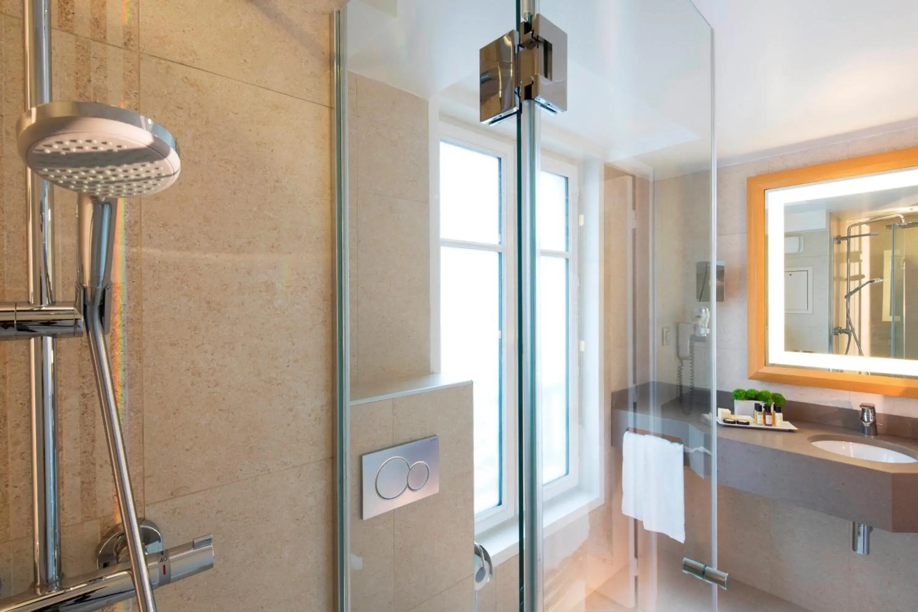 Bathroom in Hôtel Le Relais des Halles Bathroom in Hôtel Le Relais des Halles