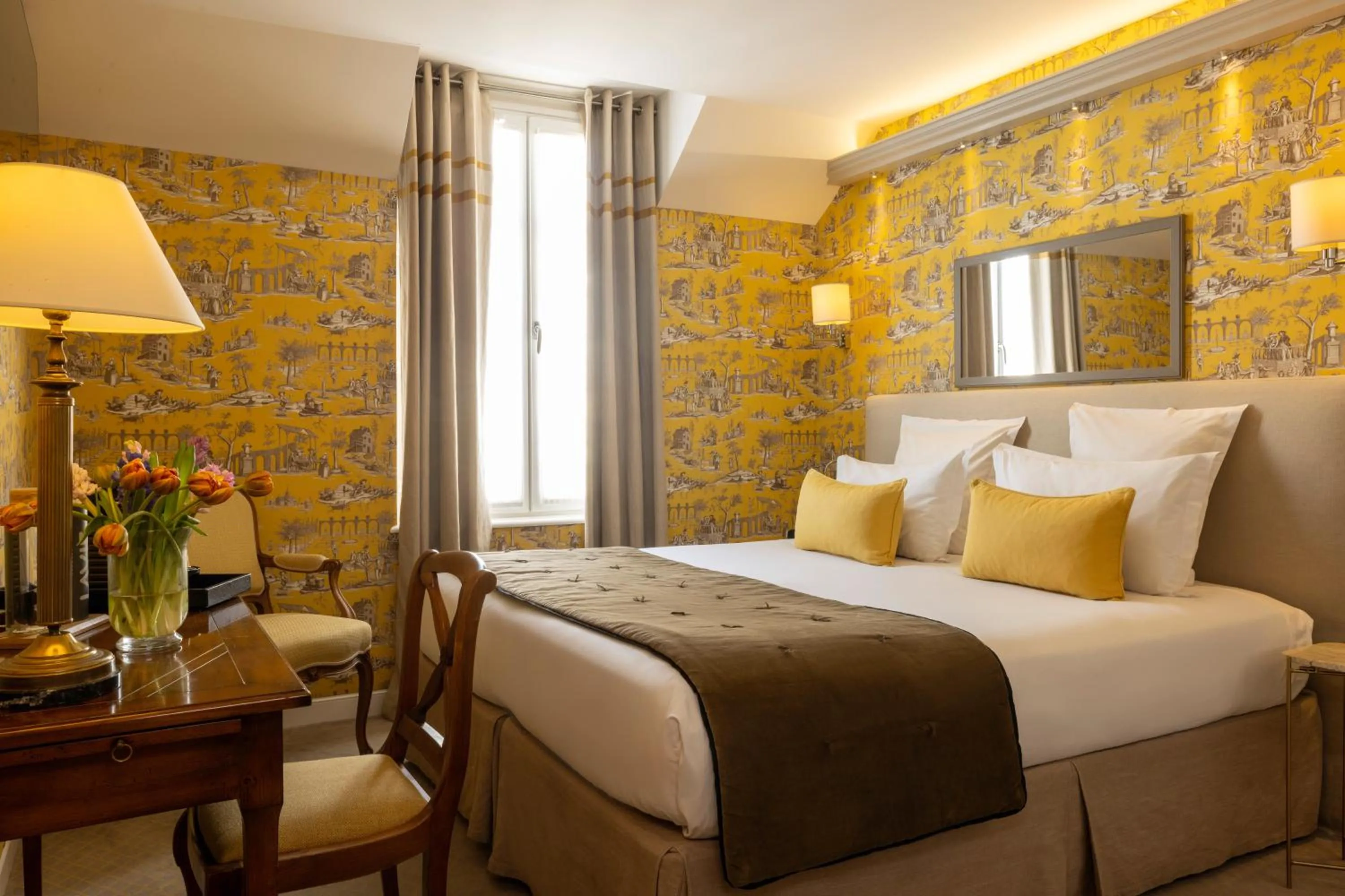 Bedroom, Bed in Hôtel Le Relais des Halles