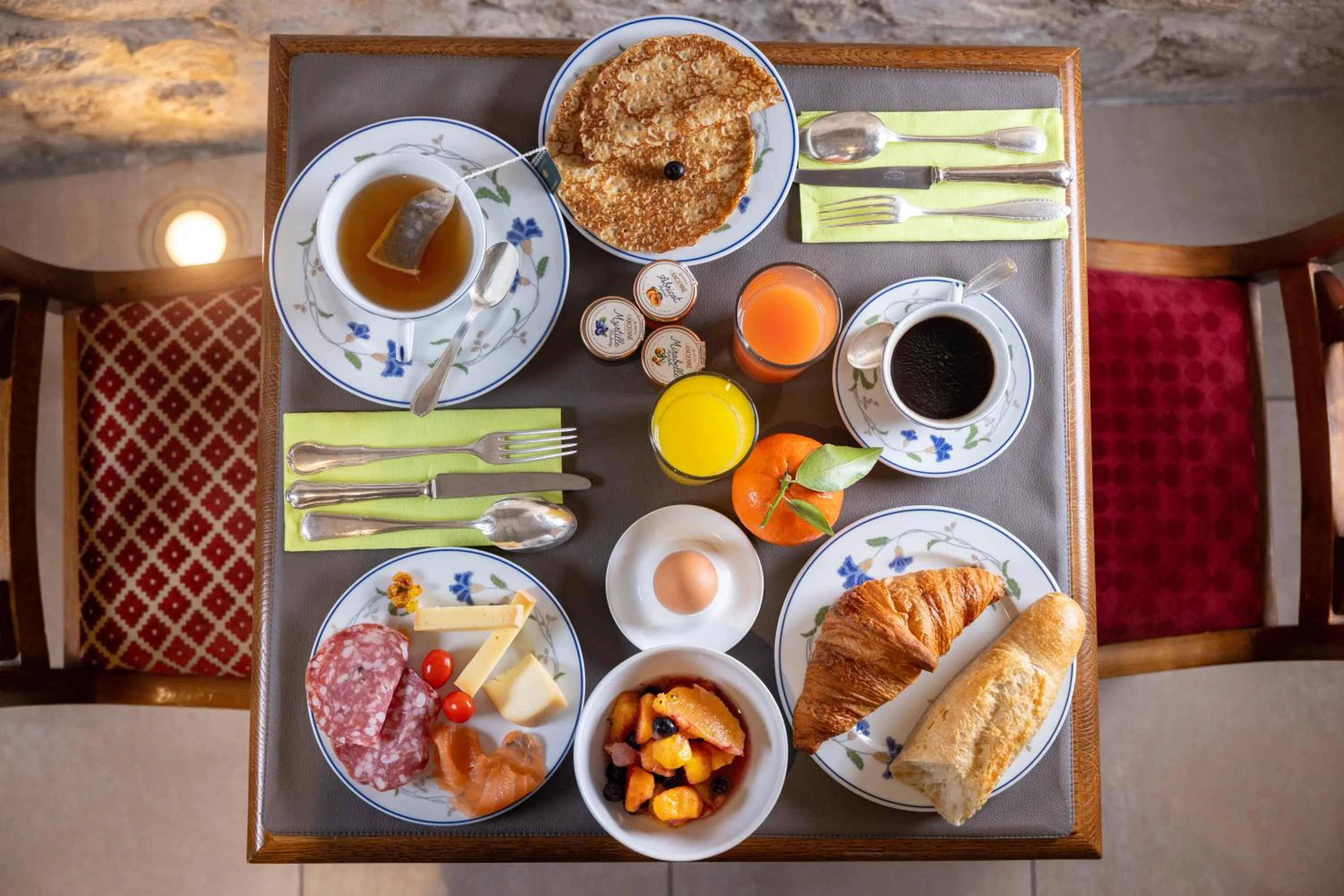 Breakfast in Hôtel Le Relais des Halles