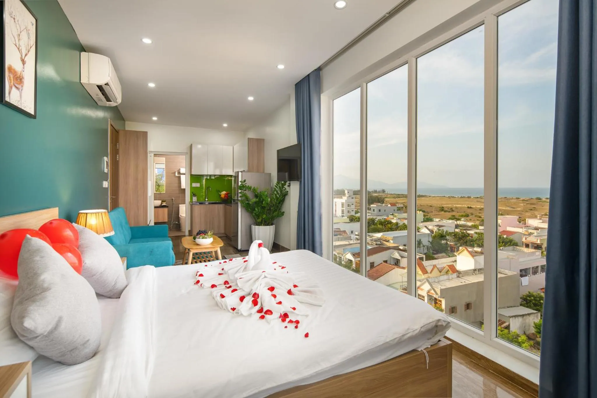 Photo of the whole room, Bed in Suri Apartment & Hotel Danang