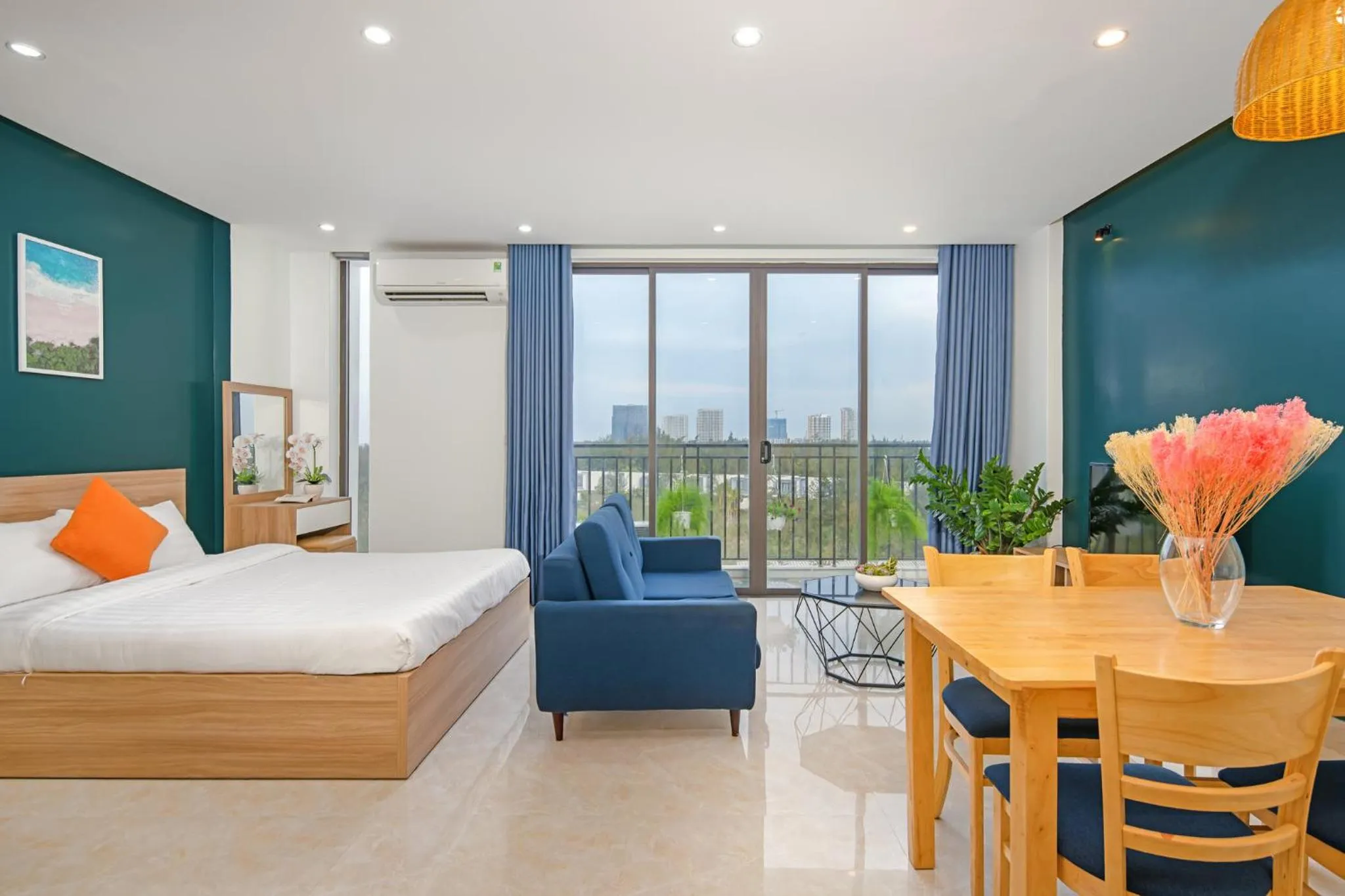 Photo of the whole room, Bed in Suri Apartment & Hotel Danang