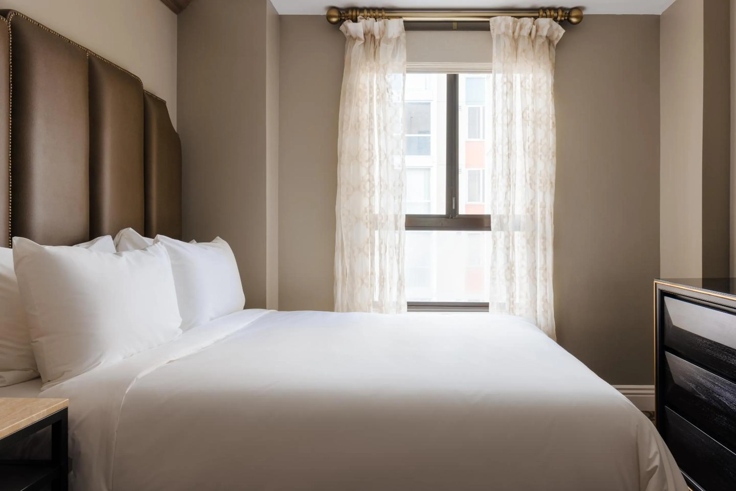 Bed in Hotel Bijou - Union Square