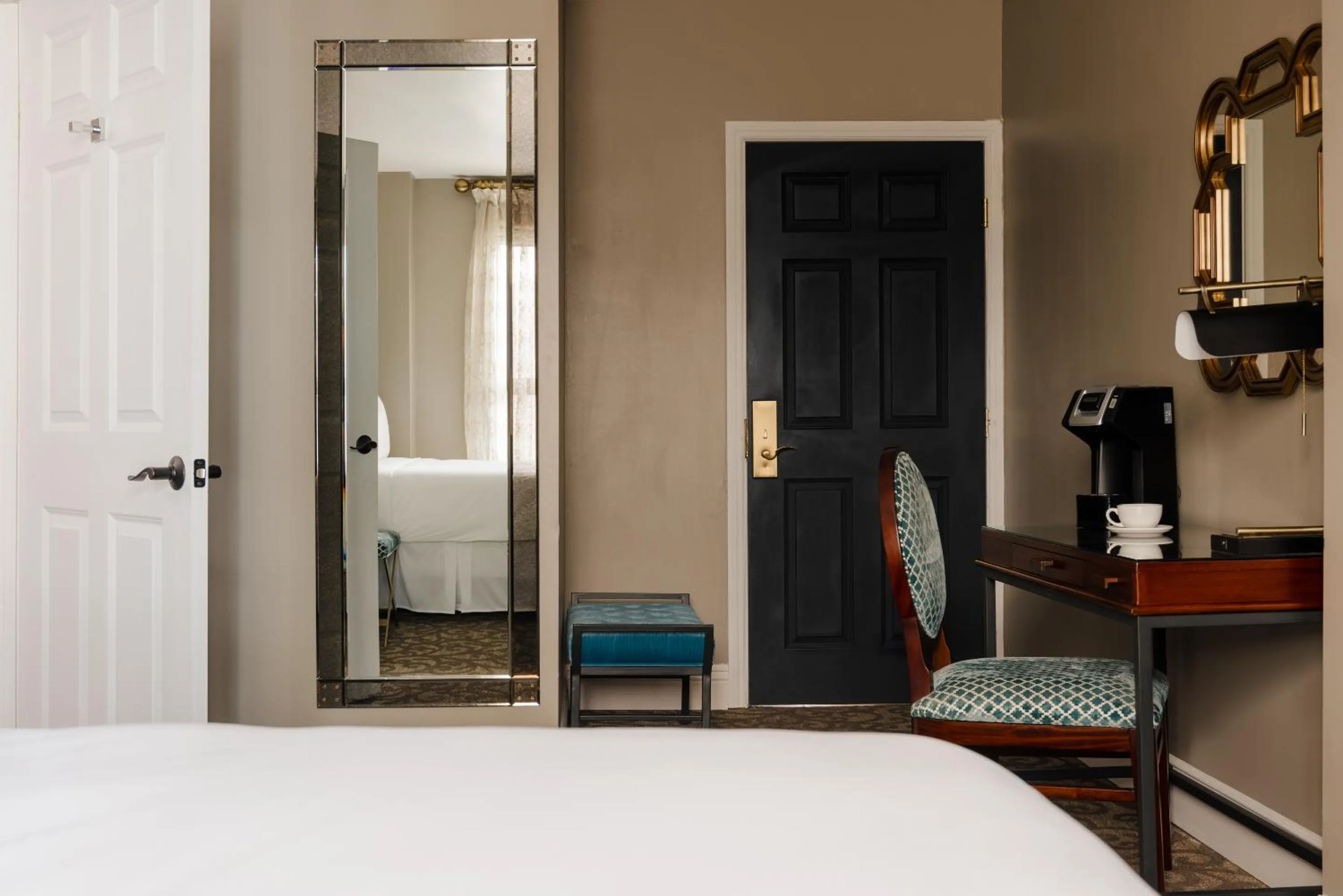 Bed in Hotel Bijou - Union Square