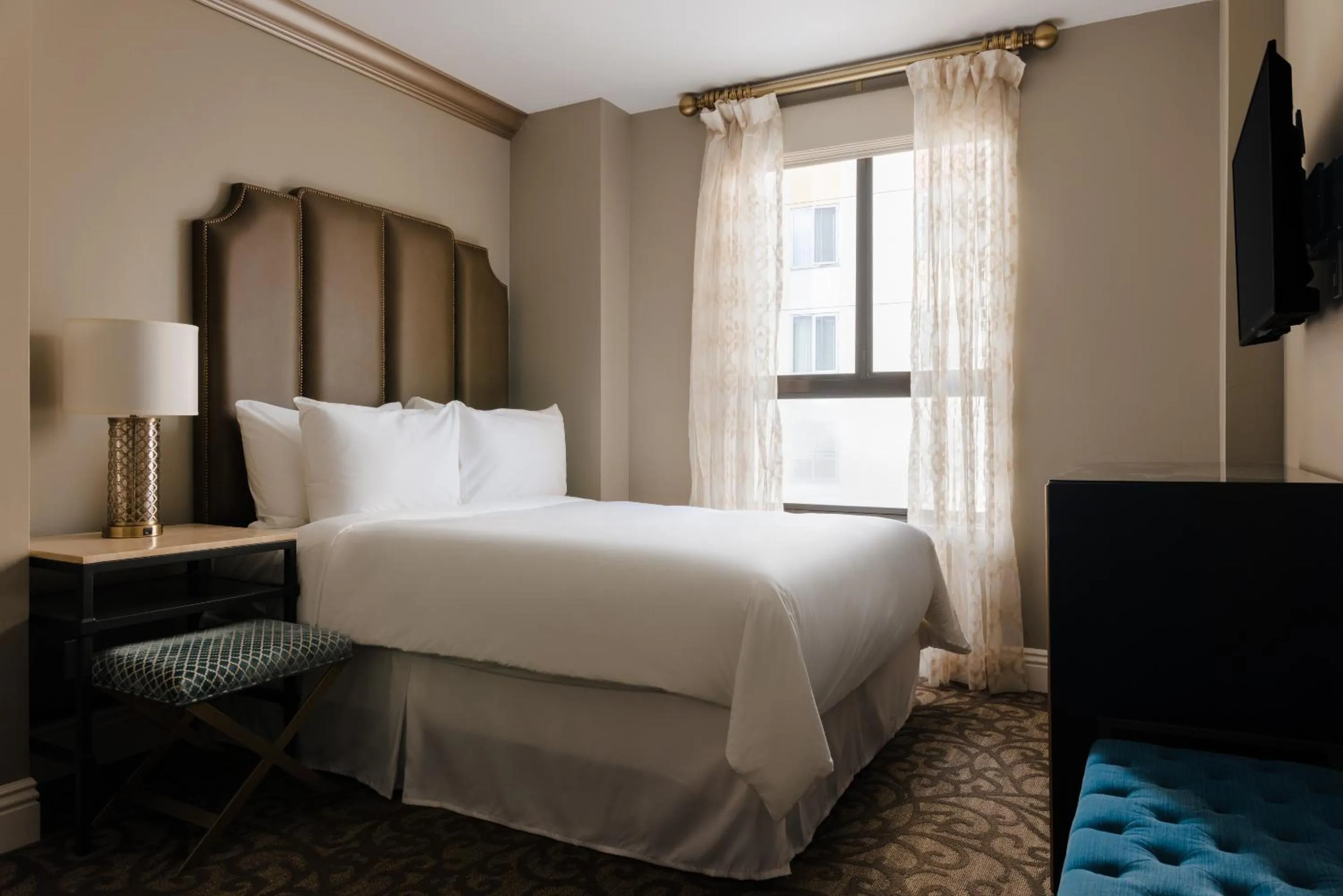 Bed in Hotel Bijou - Union Square