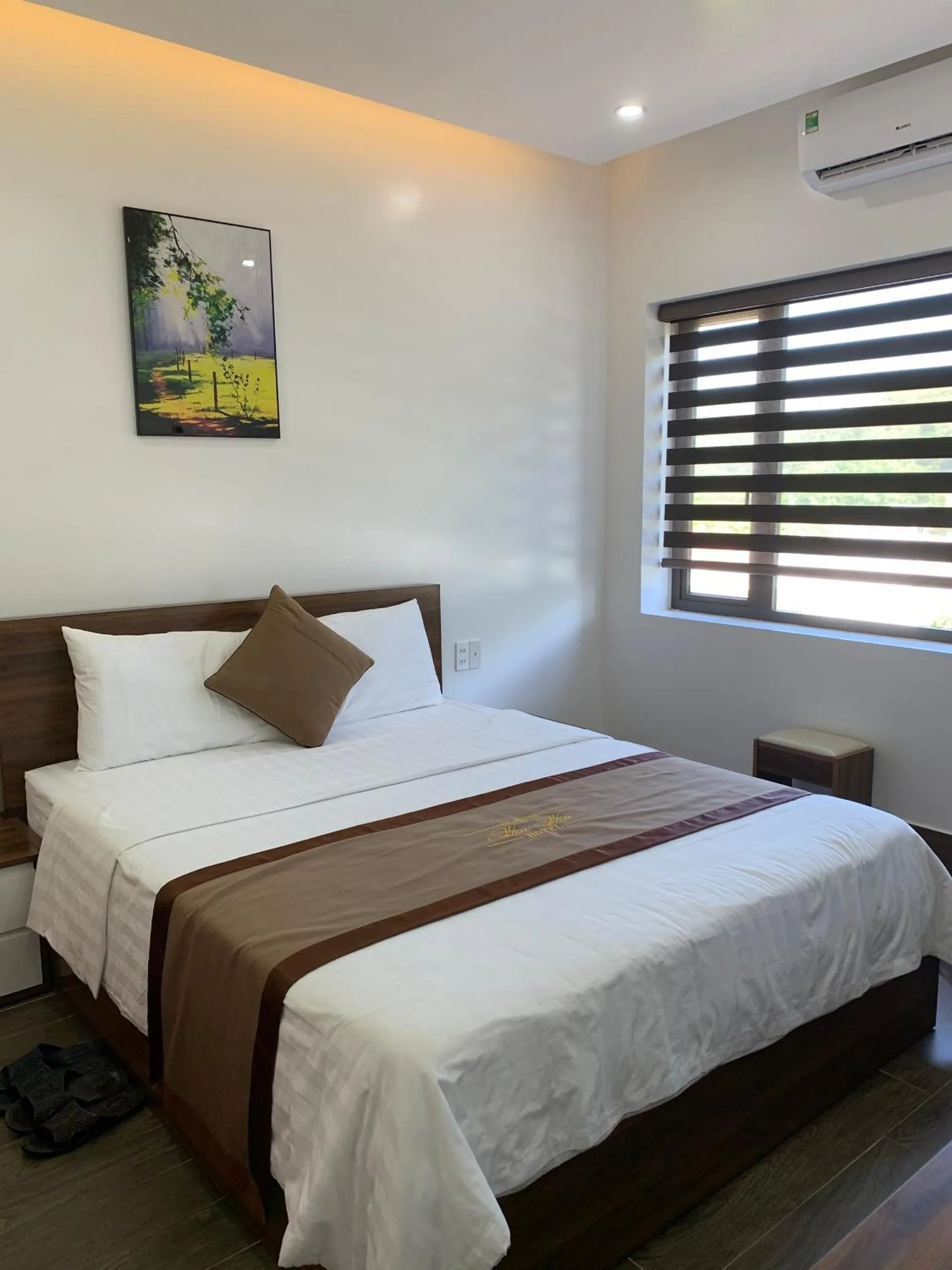 Bed in Win Win Hotel - Khách Sạn Hải Phòng