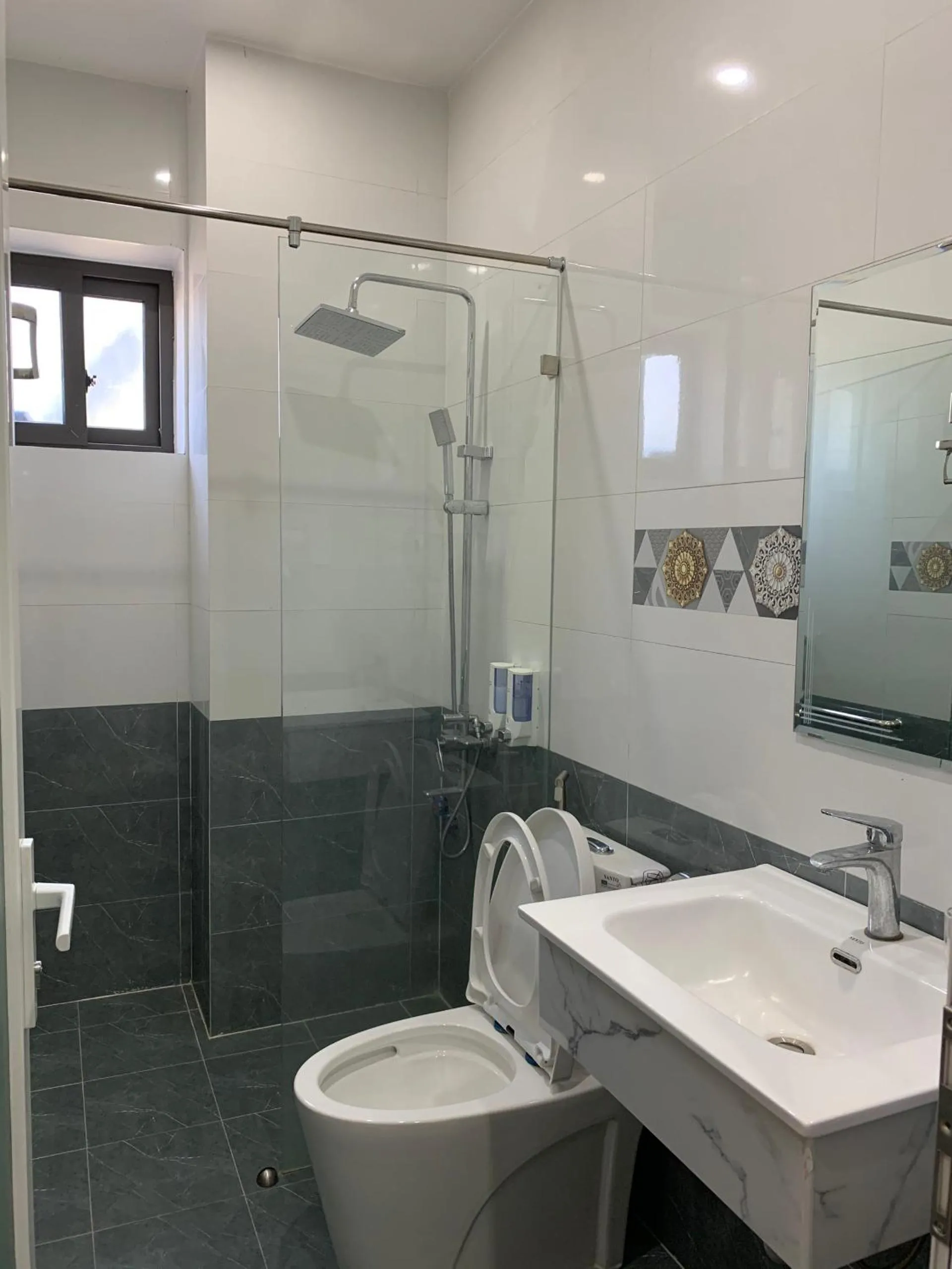 Win Win Hotel - Khách Sạn Hải Phòng