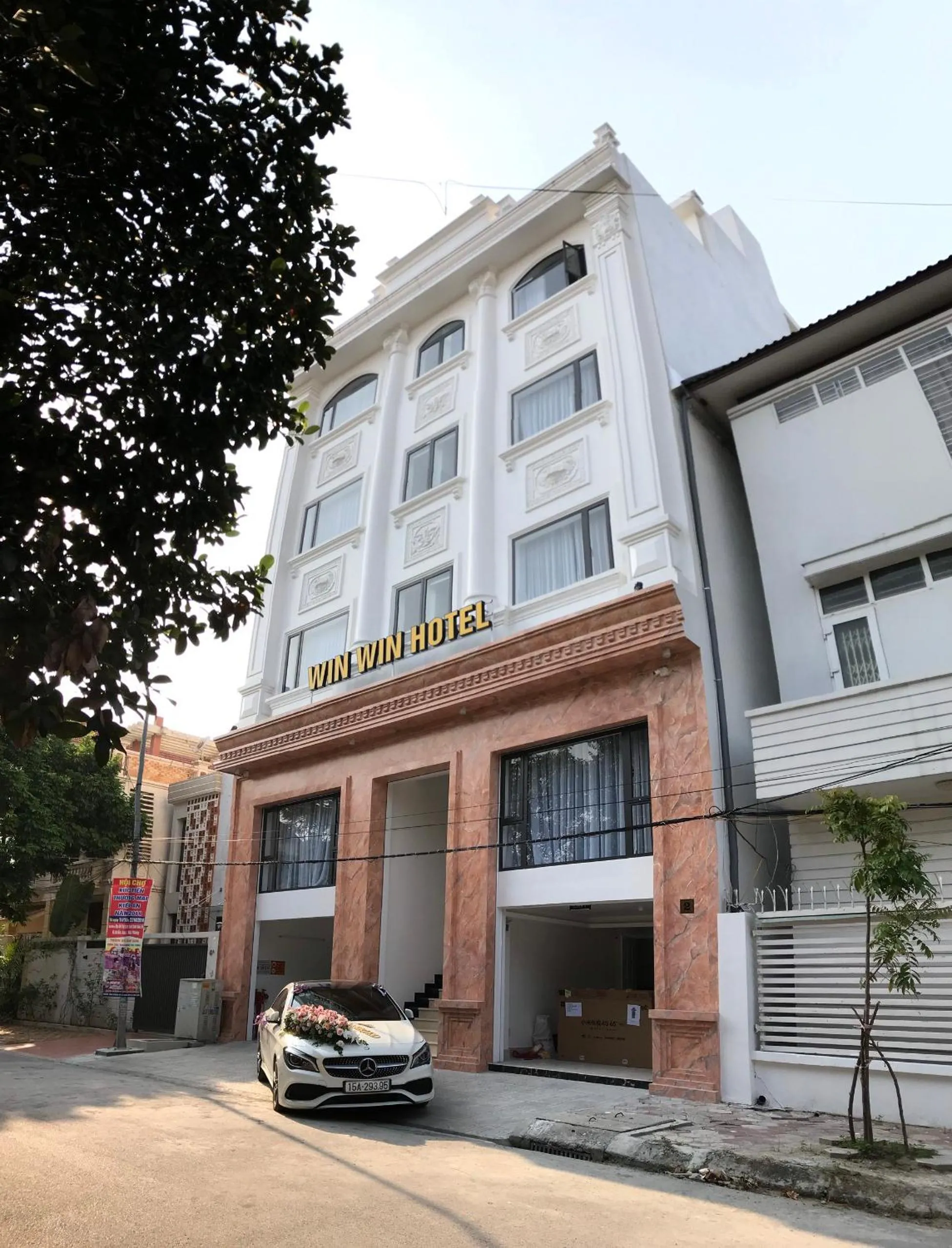 Property building in Win Win Hotel - Khách Sạn Hải Phòng