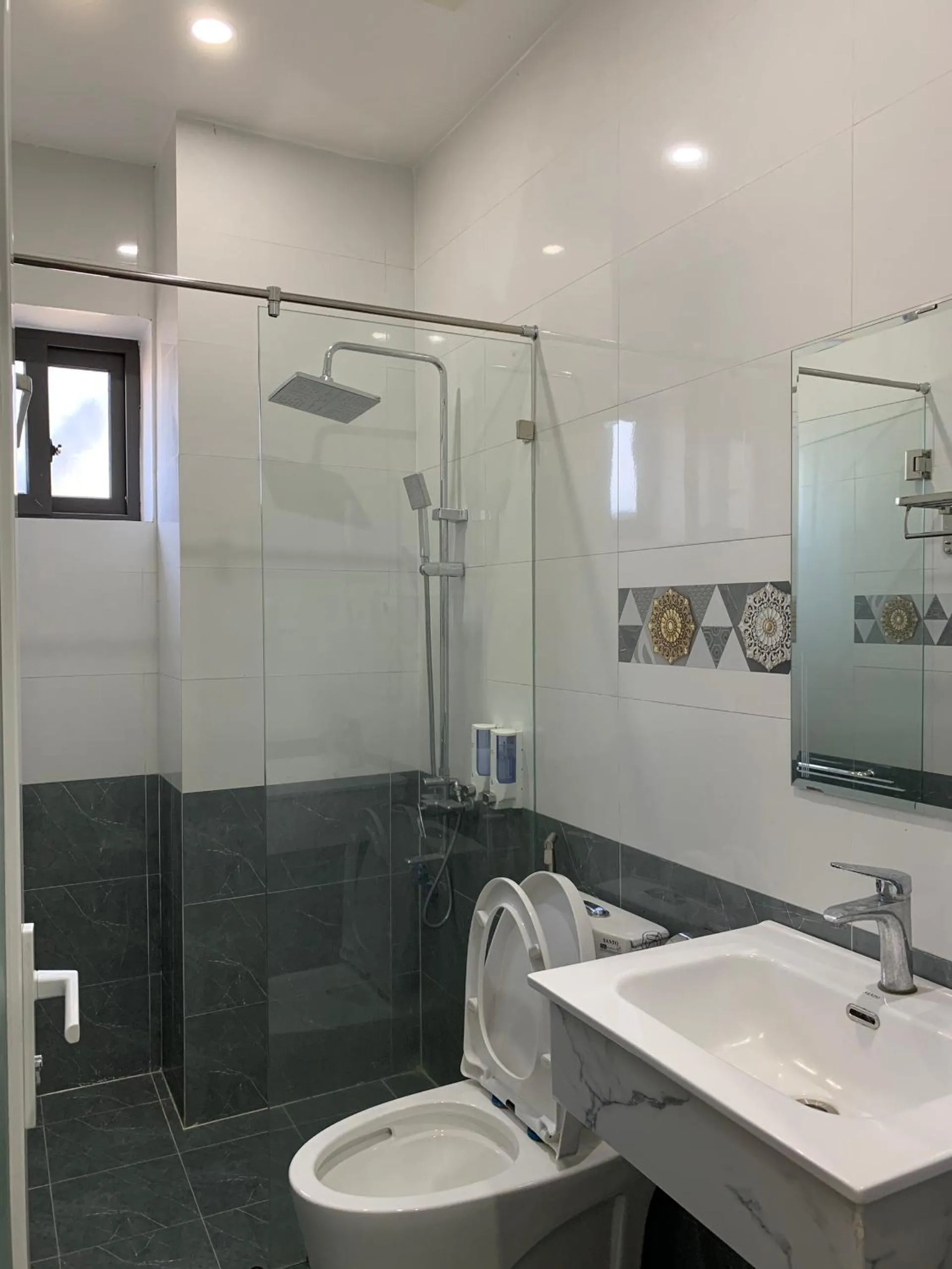Win Win Hotel - Khách Sạn Hải Phòng