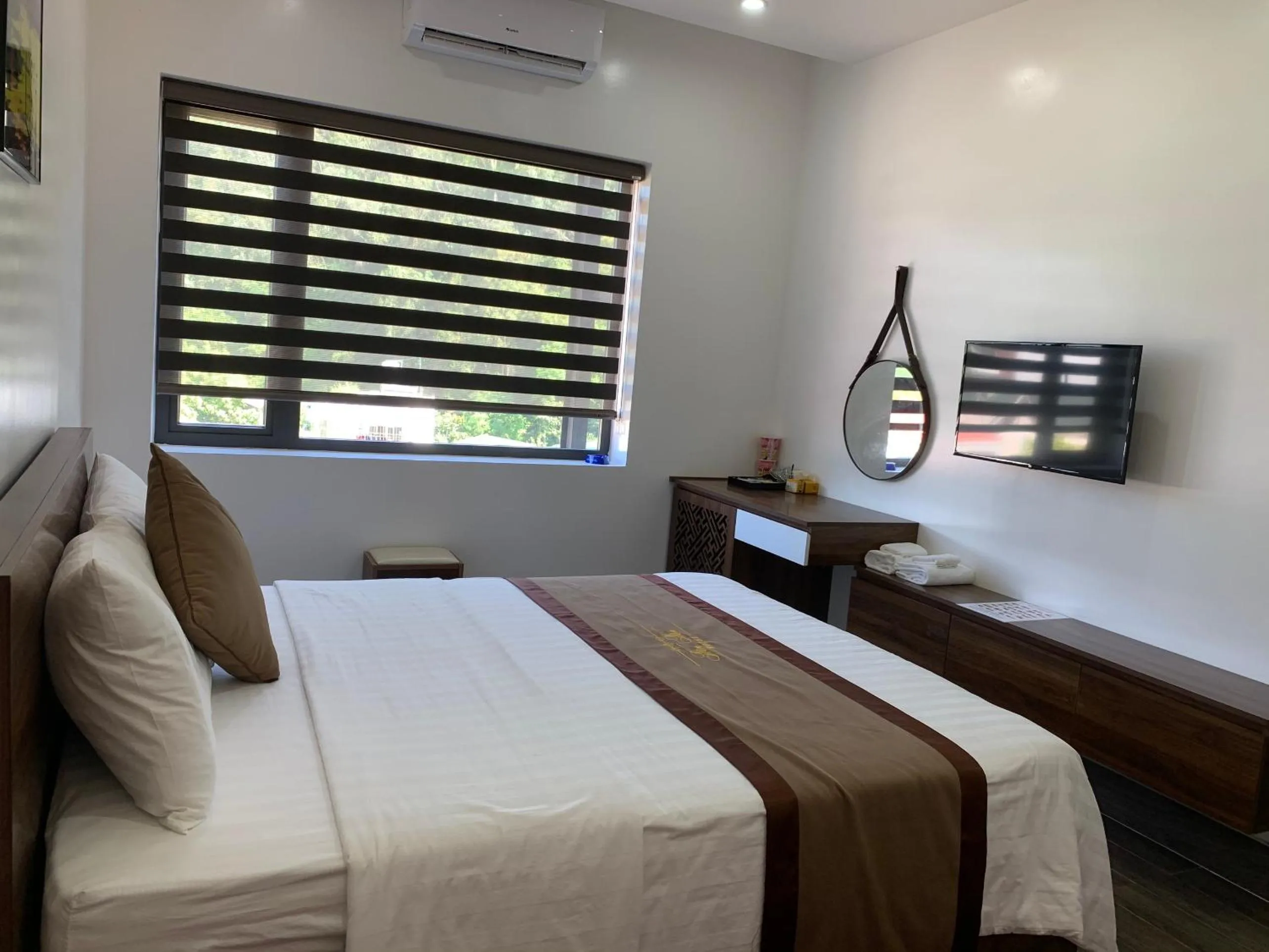 Bed in Win Win Hotel - Khách Sạn Hải Phòng