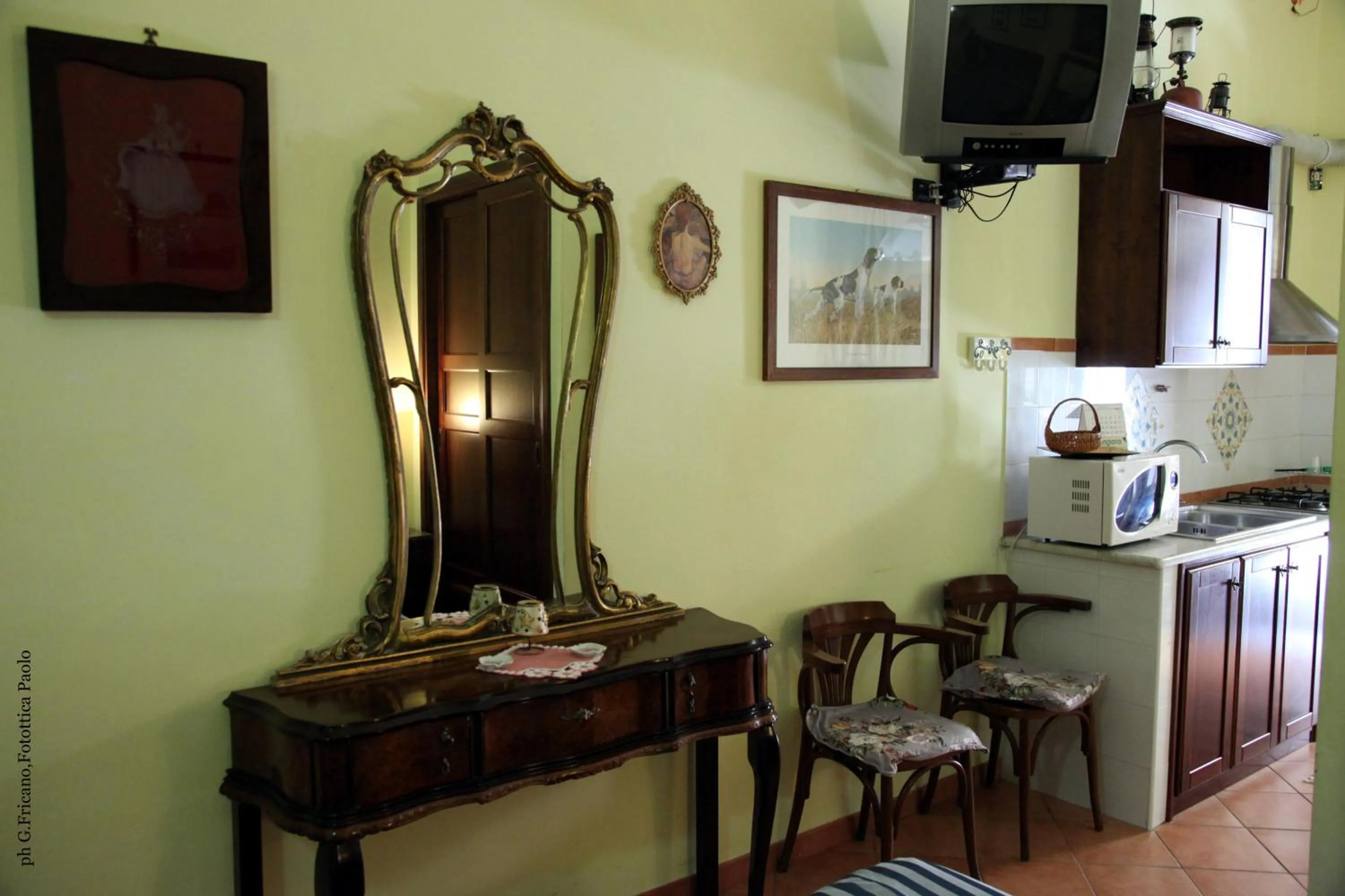 Photo of the whole room in Donna Lia