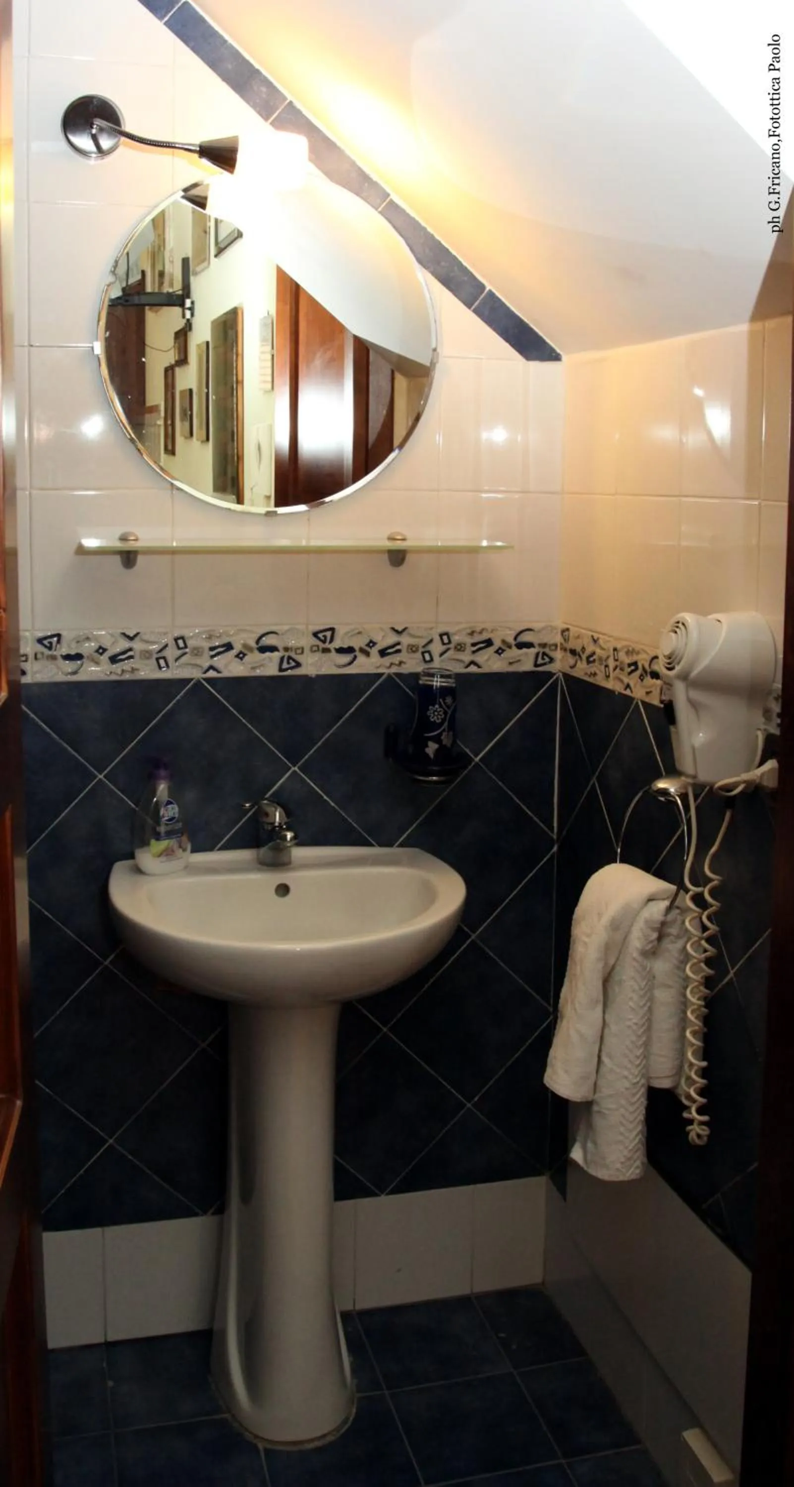 Toilet in Donna Lia