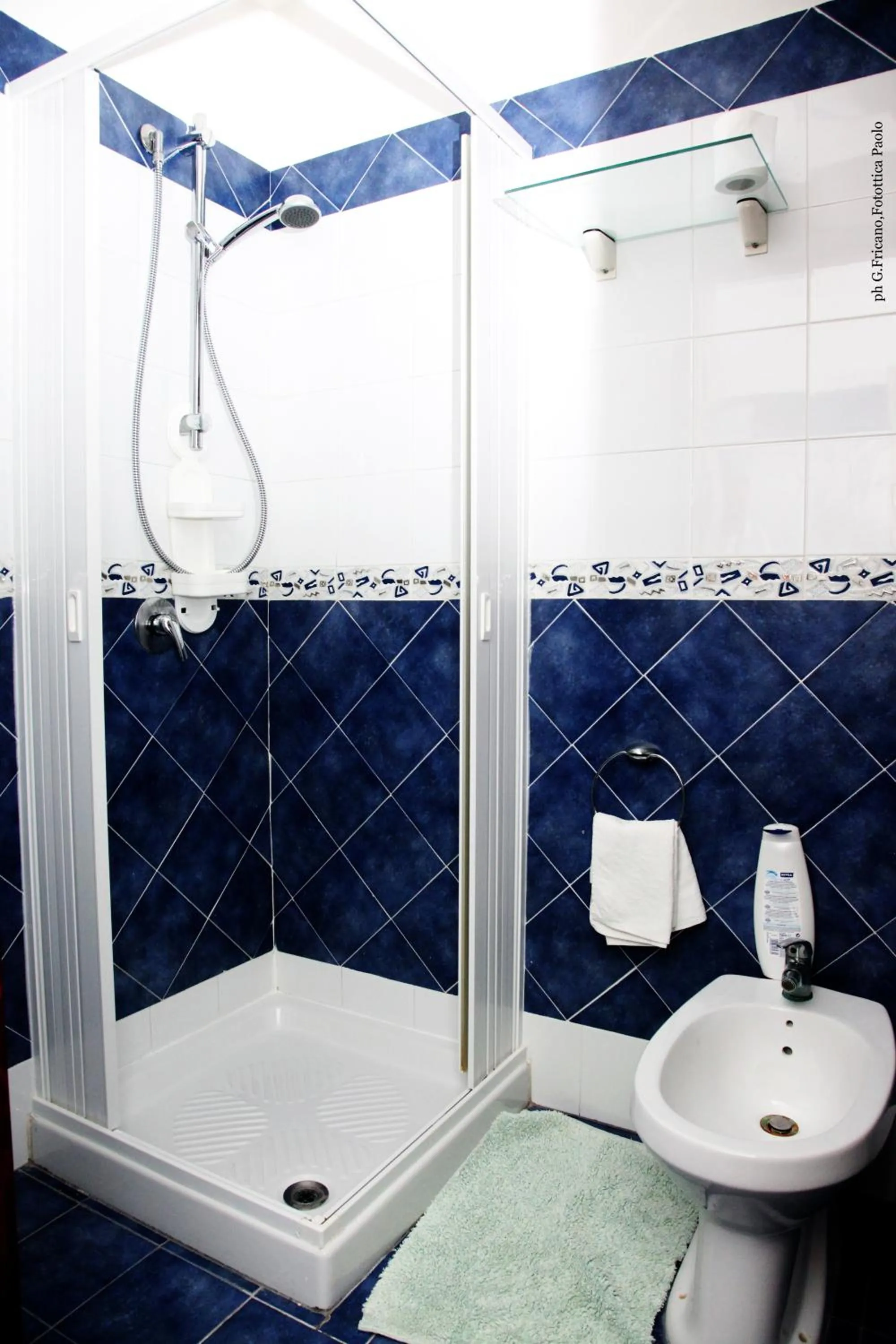Shower in Donna Lia