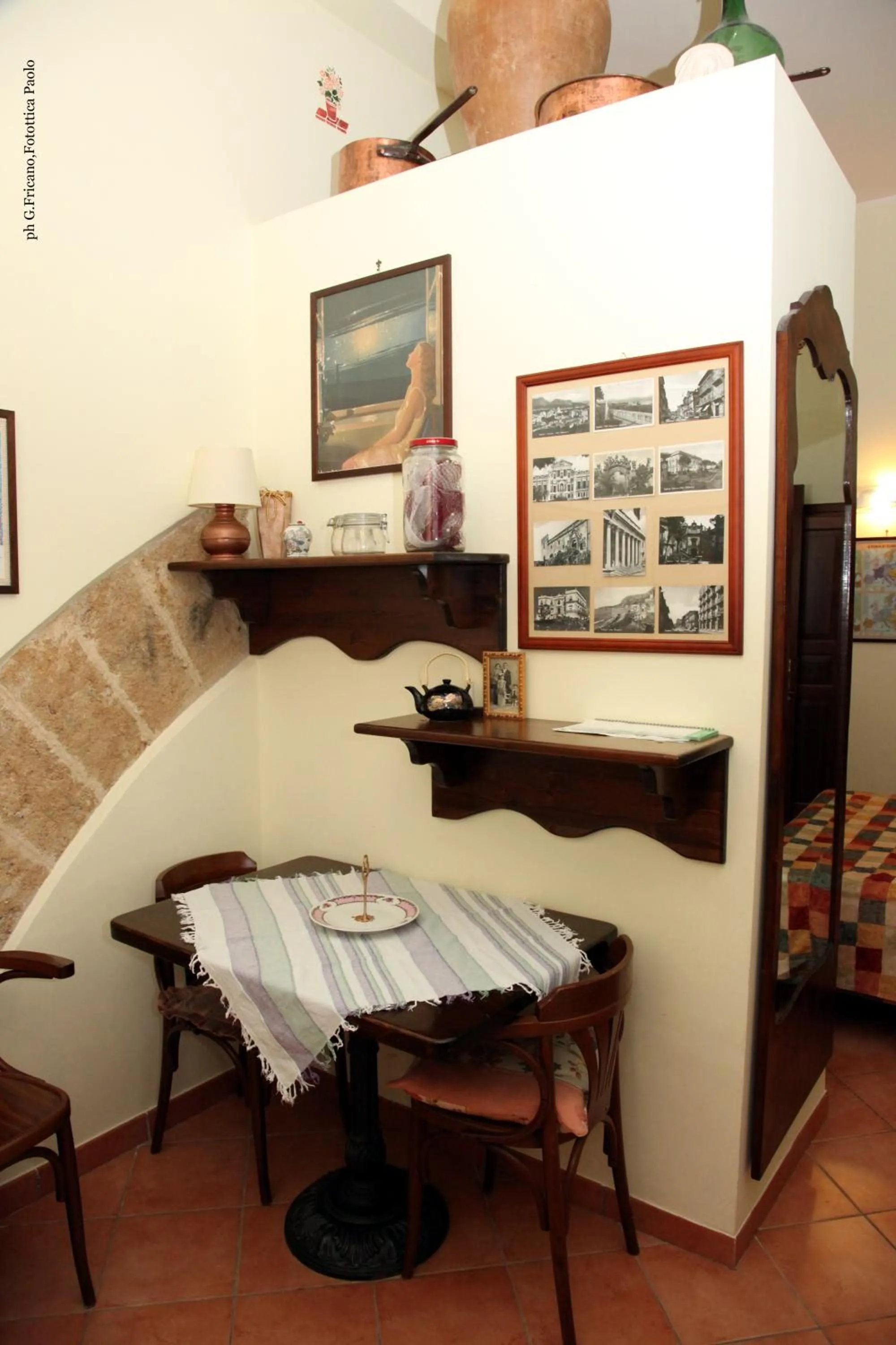 Seating area in Donna Lia