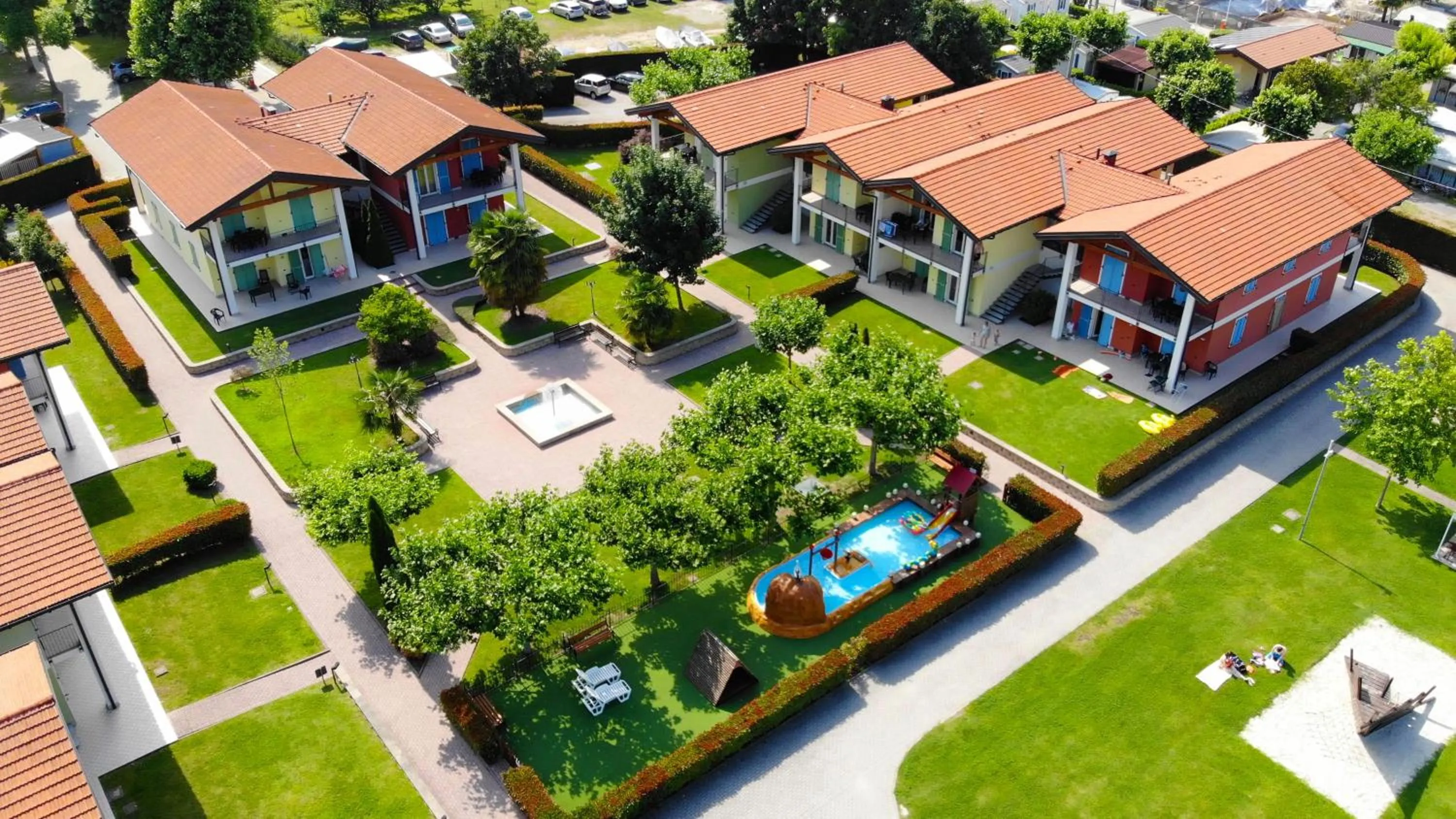 Spring in Residence Alice