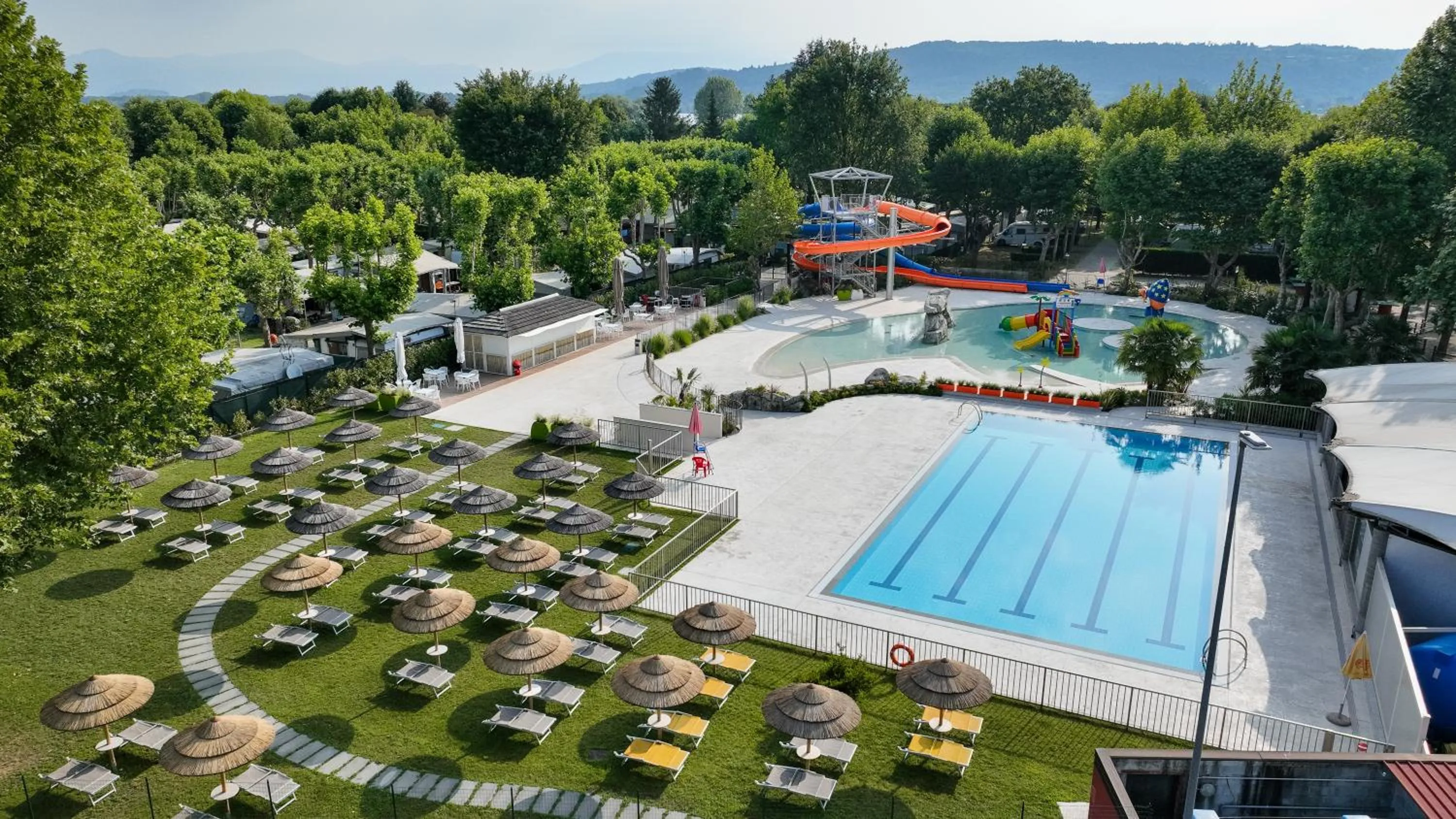 Swimming pool in Residence Alice