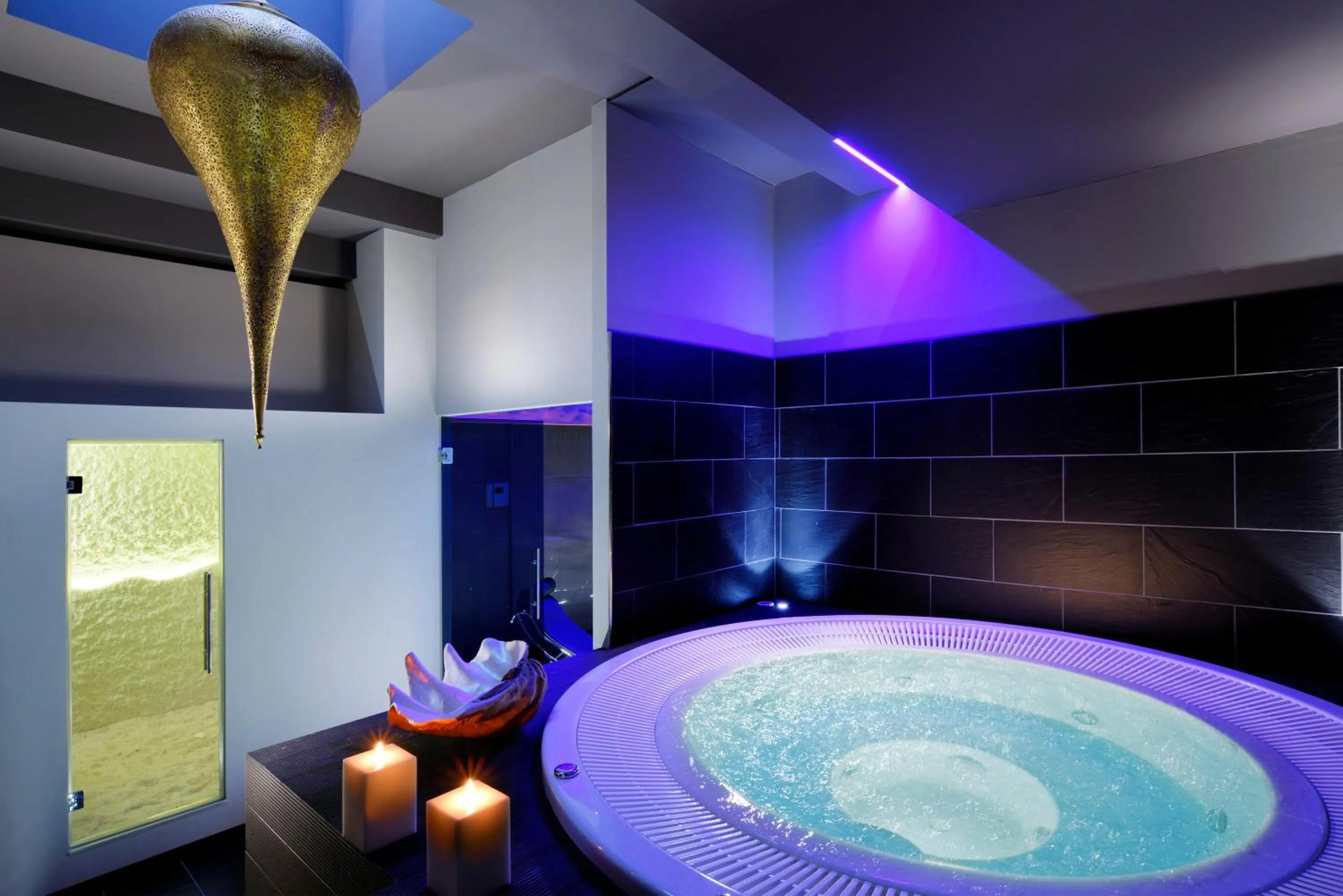 Hot Tub in Tenuta Le Cave