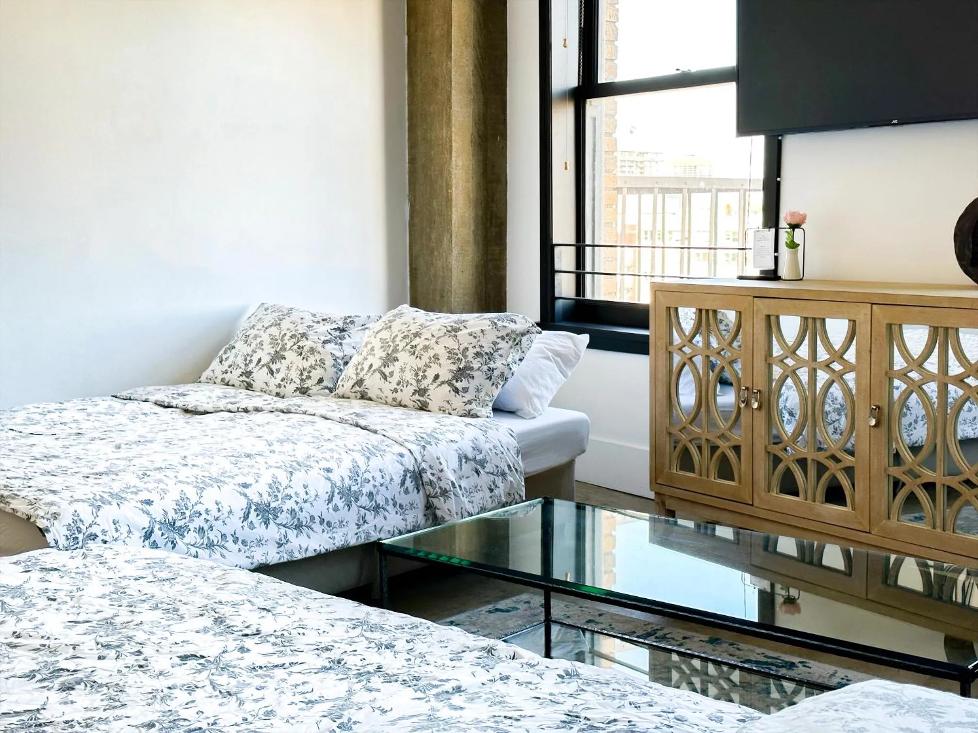 Bed in Angel City 1 bedroom Apartment