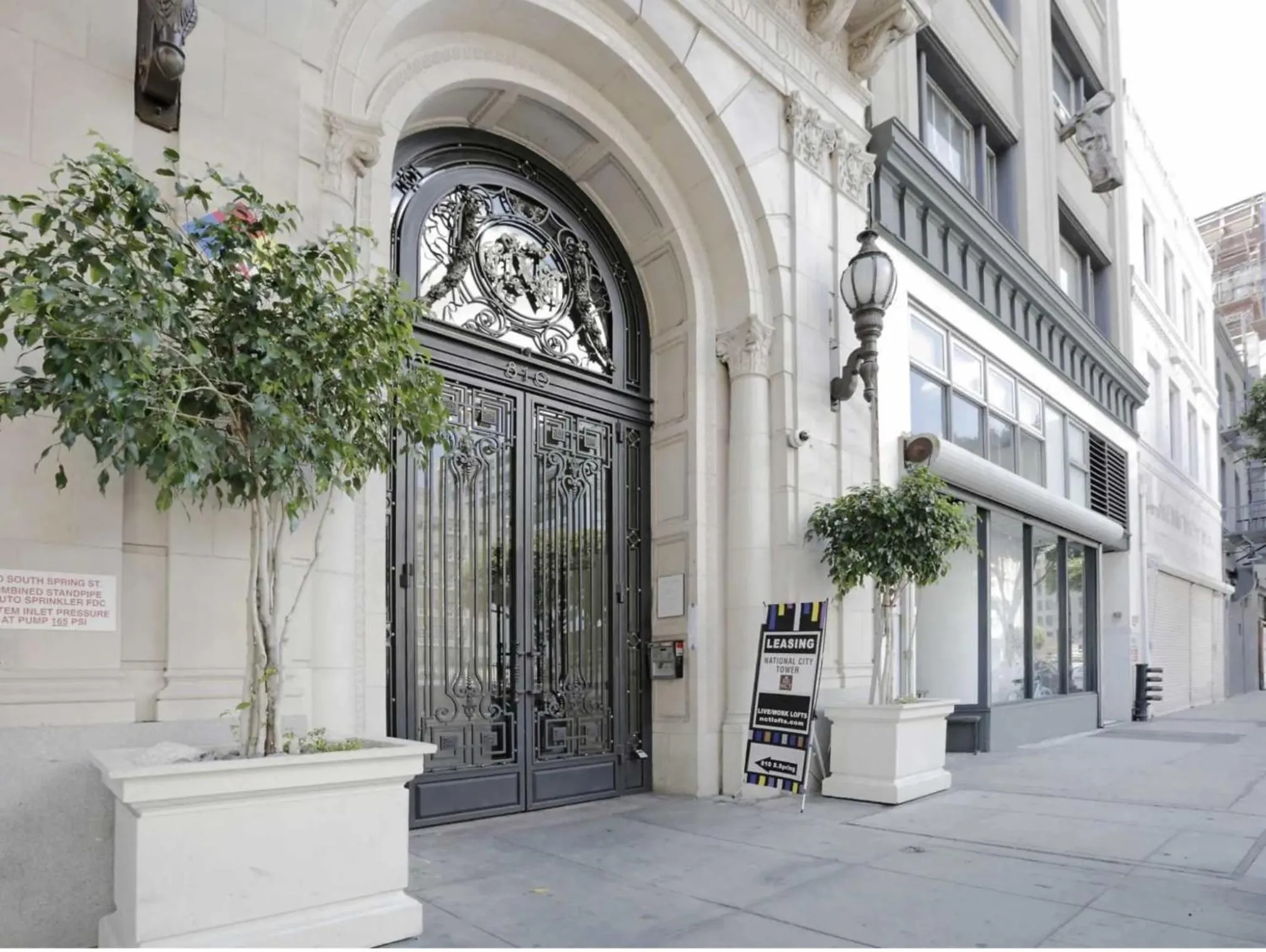 Property building in Angel City 1 bedroom Apartment