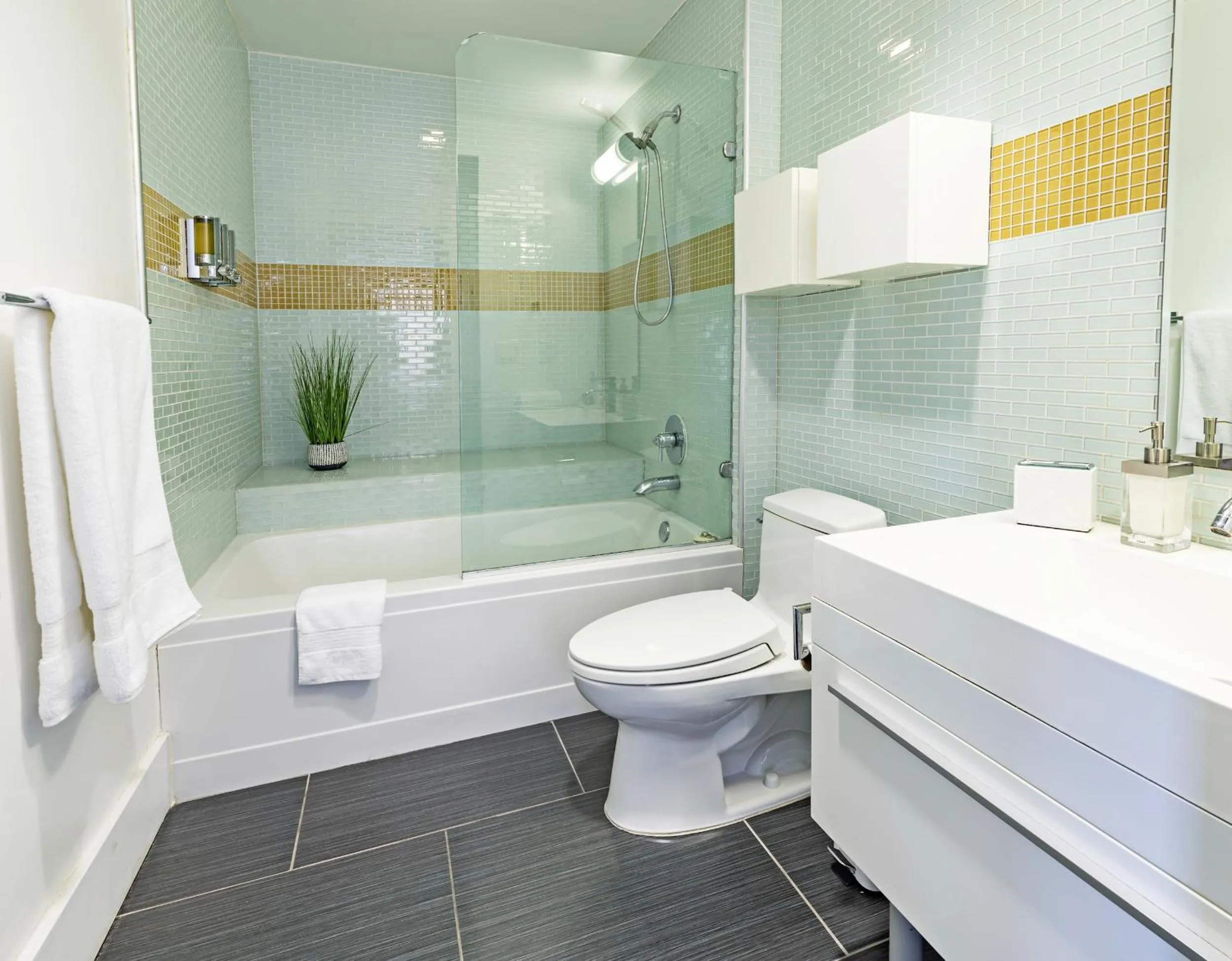 Bathroom in Angel City 1 bedroom Apartment