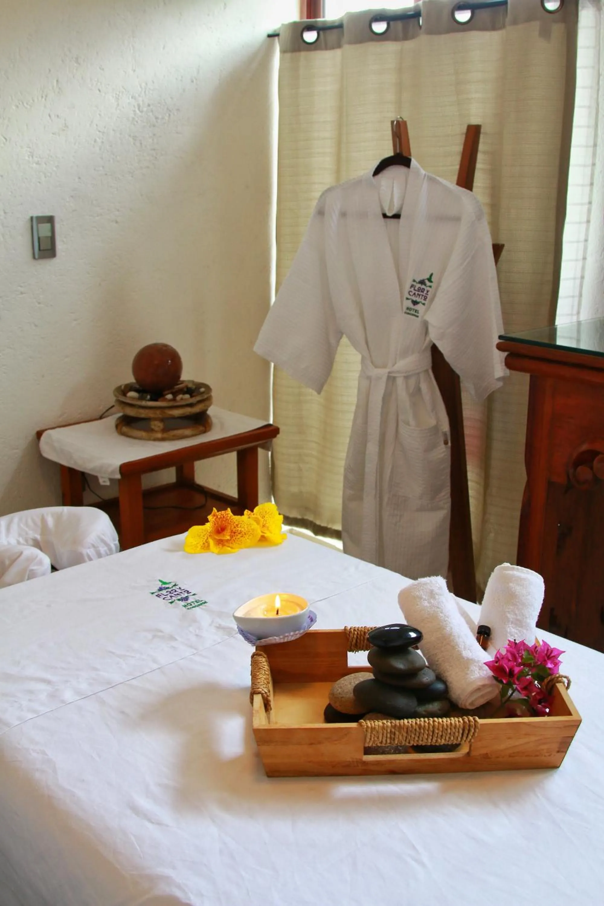 Massage, Bed in Hotel Concierge Flor y Canto