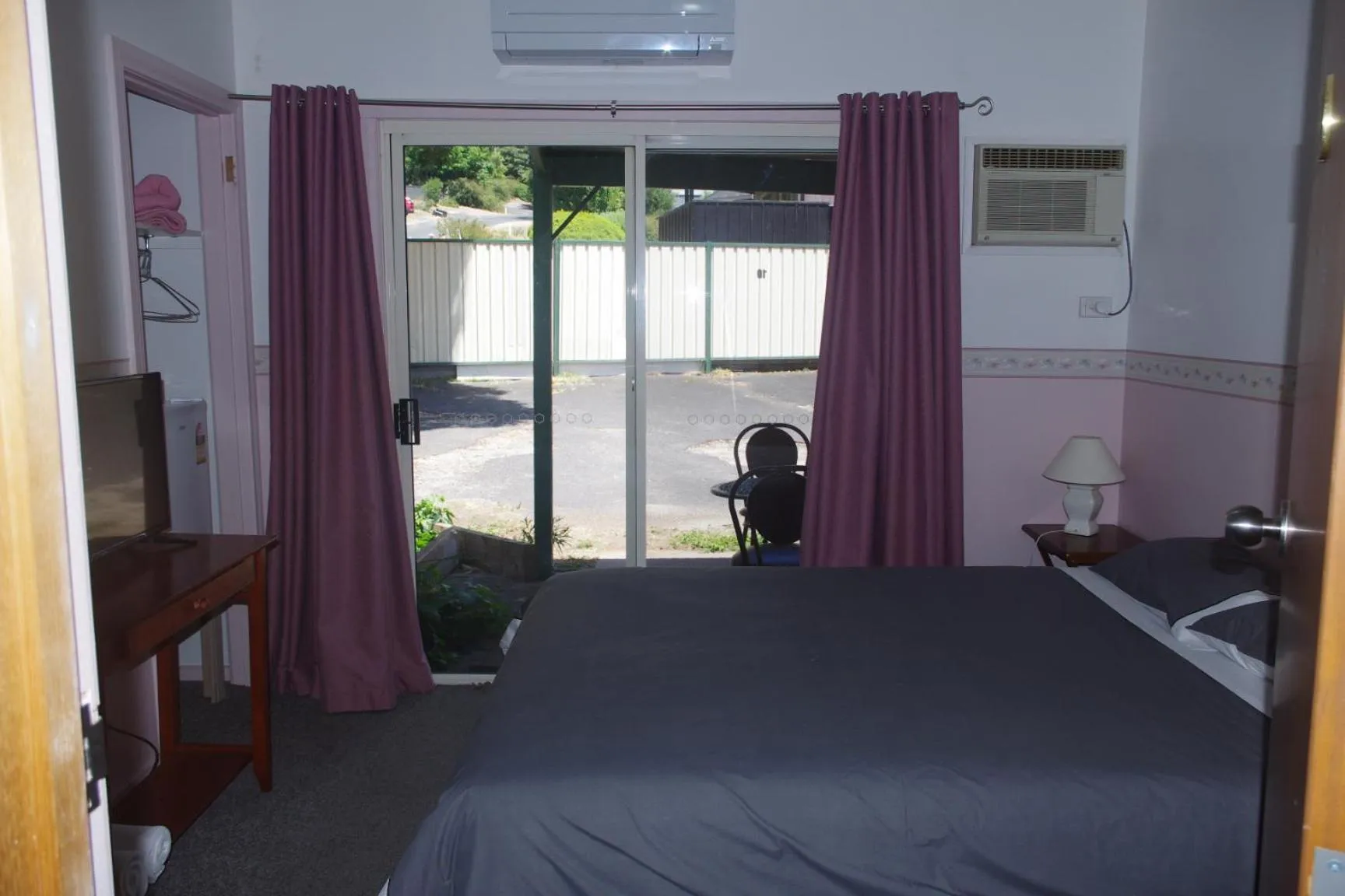 Bed in Halls Gap Tavern