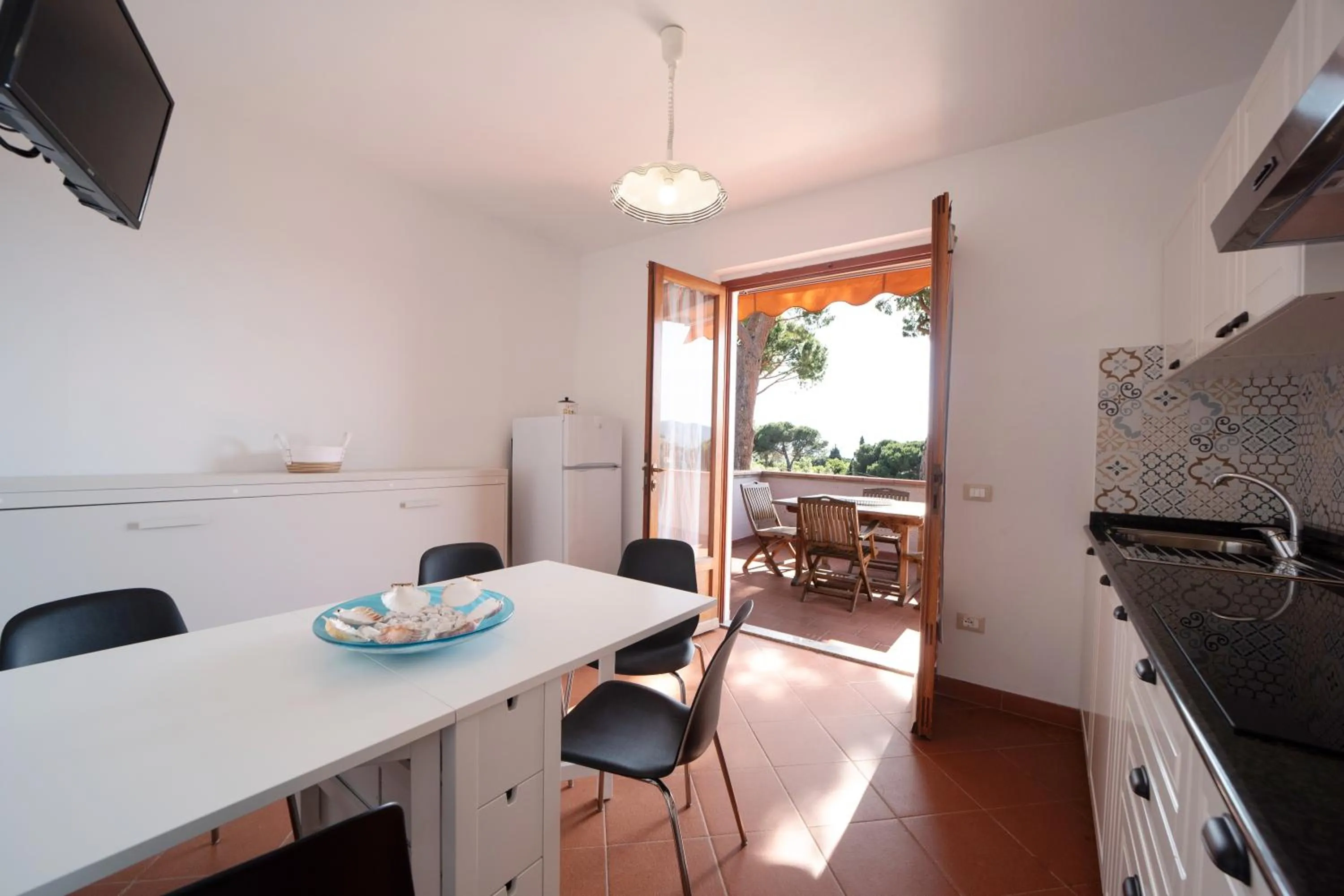 TV and multimedia in Residence Le Grazie Est