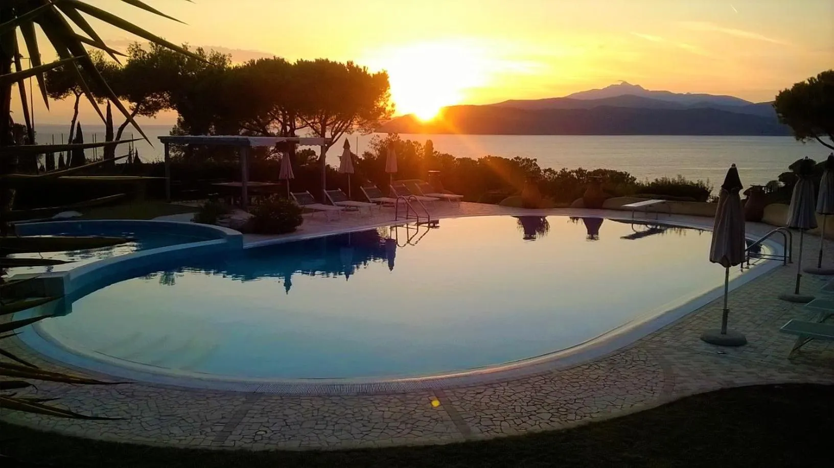 Pool view in Residence Le Grazie Est