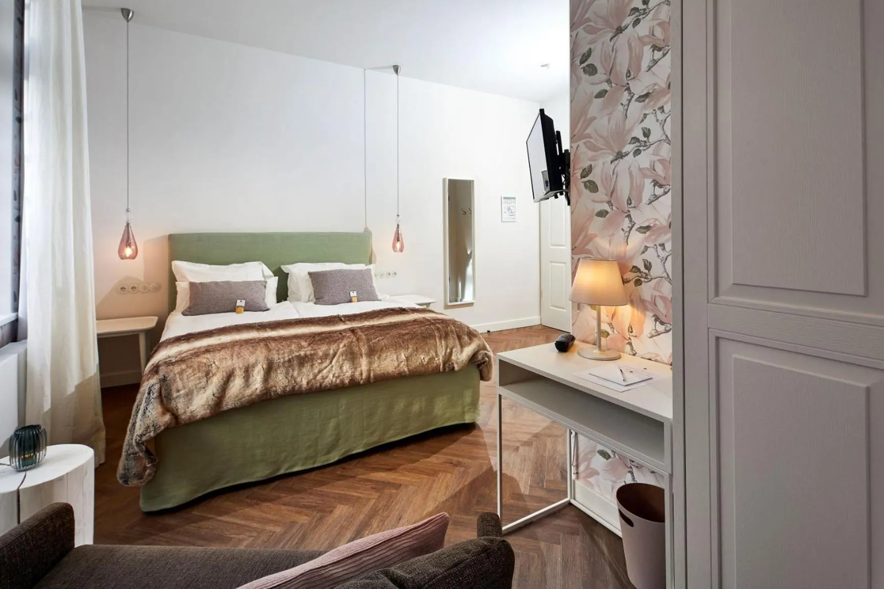 Photo of the whole room, Bed in BUITERLING Hotel