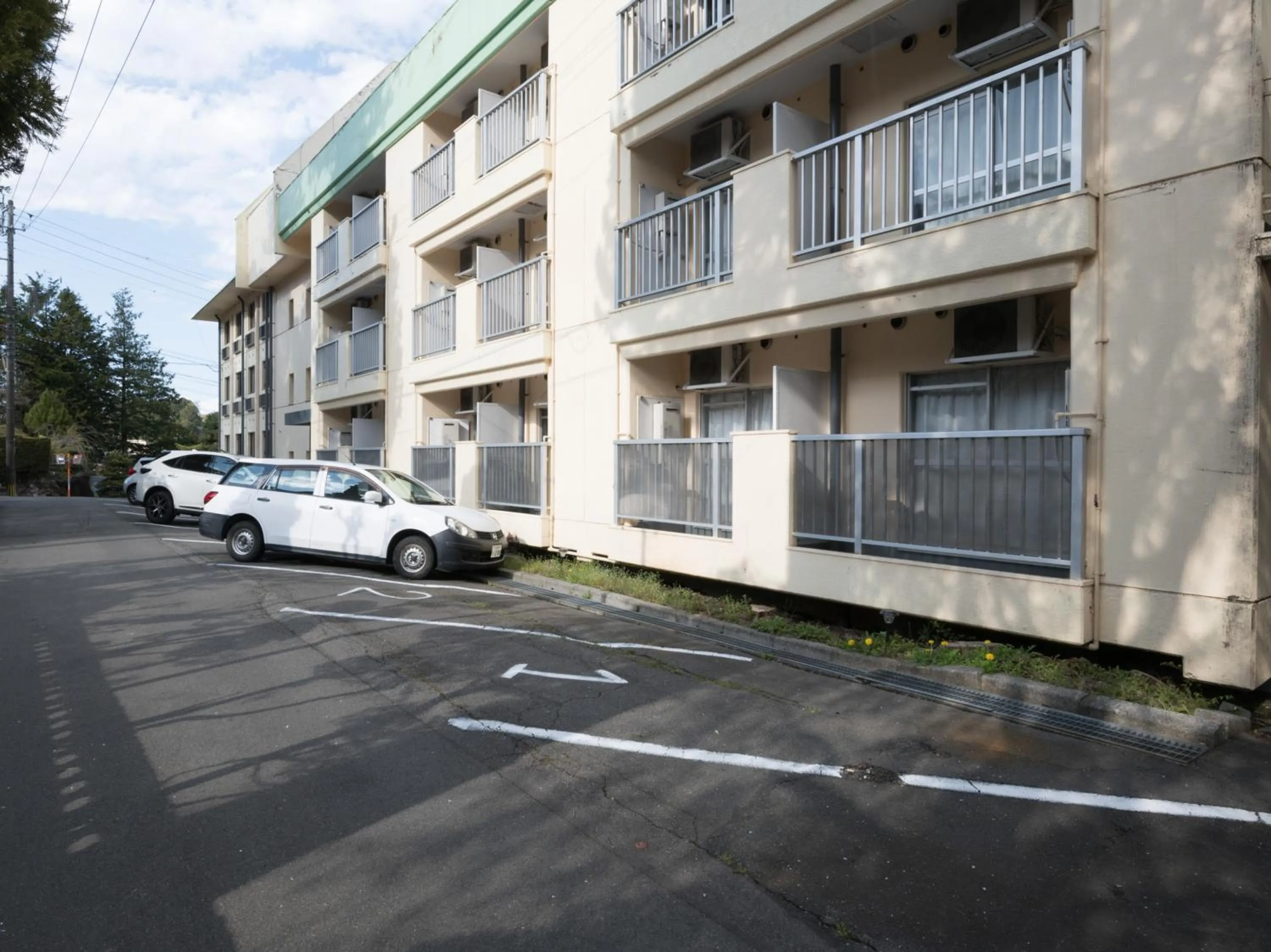 Parking in Hotel WWJ