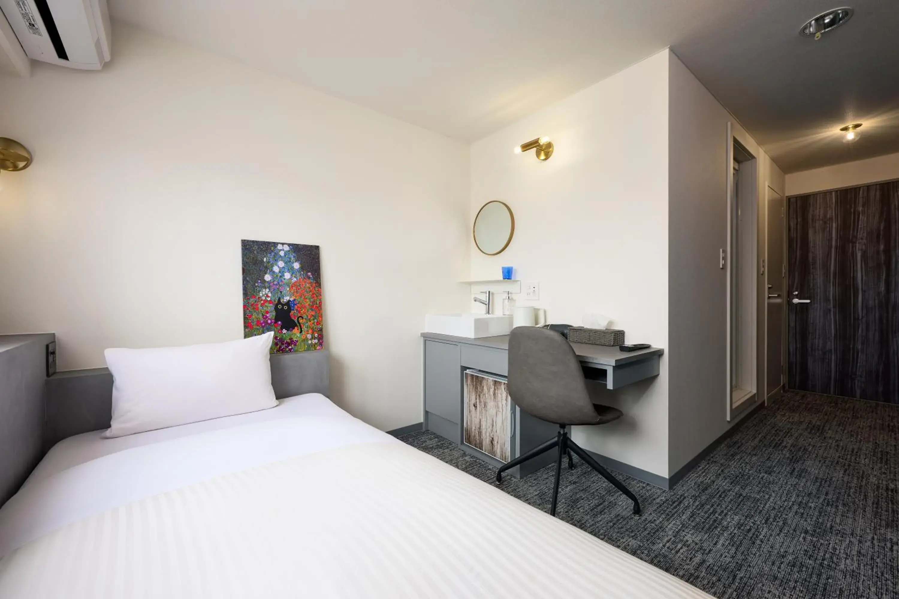 Photo of the whole room, Bed in Hotel WWJ Photo of the whole room, Bed in Hotel WWJ