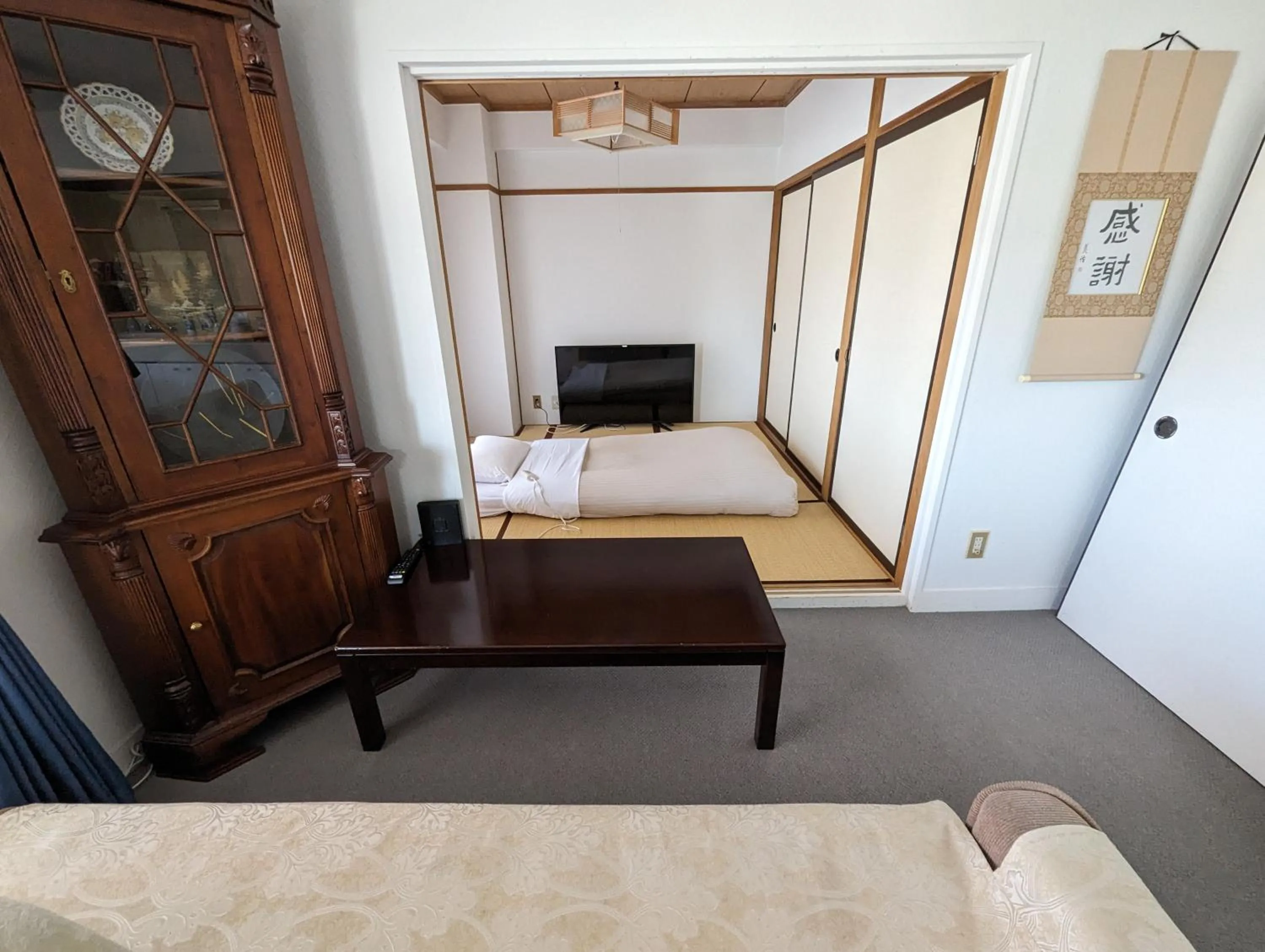 Photo of the whole room, Bed in Hotel WWJ