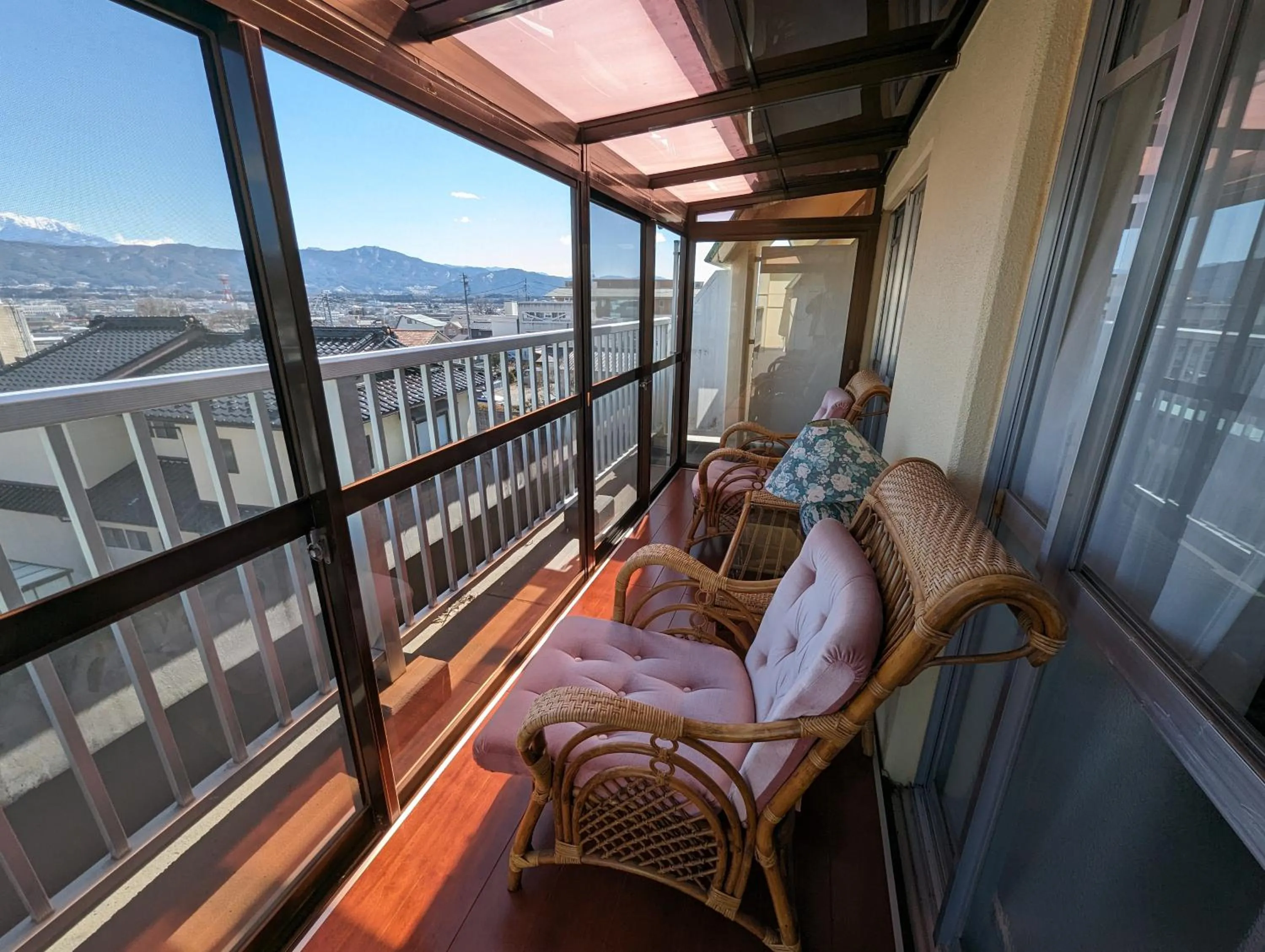 Photo of the whole room in Hotel WWJ