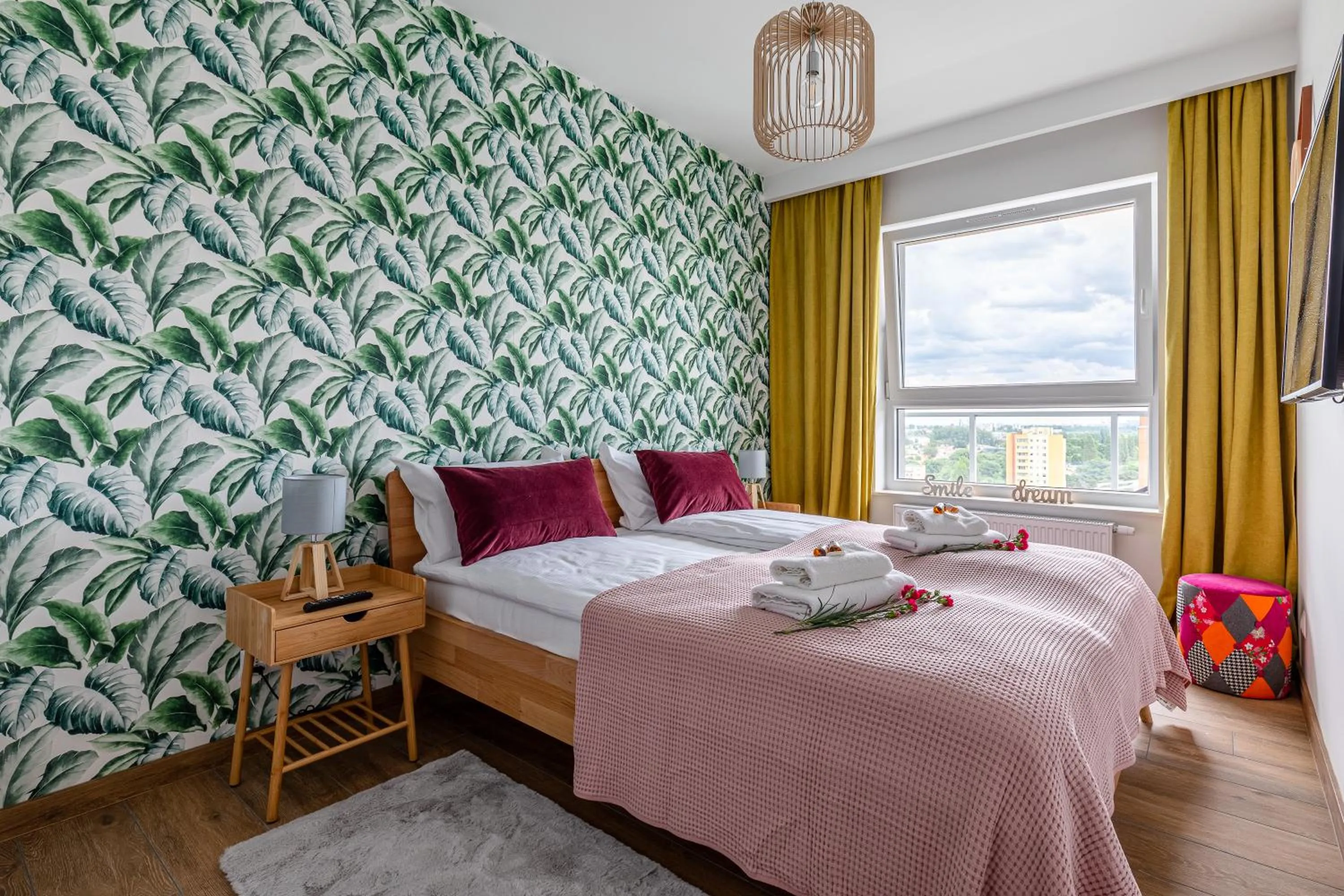 Bed in Symphony Baltica Towers Apartamenty