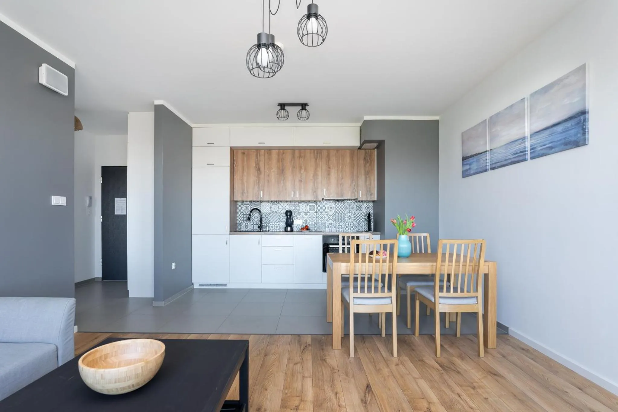 Kitchen or kitchenette in Symphony Baltica Towers Apartamenty